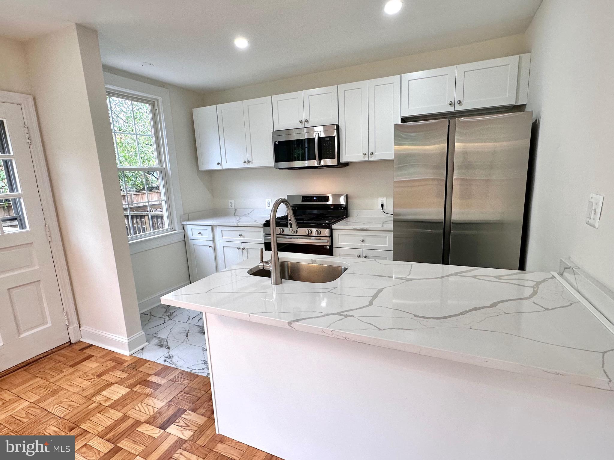 2600 16TH STREET S 696