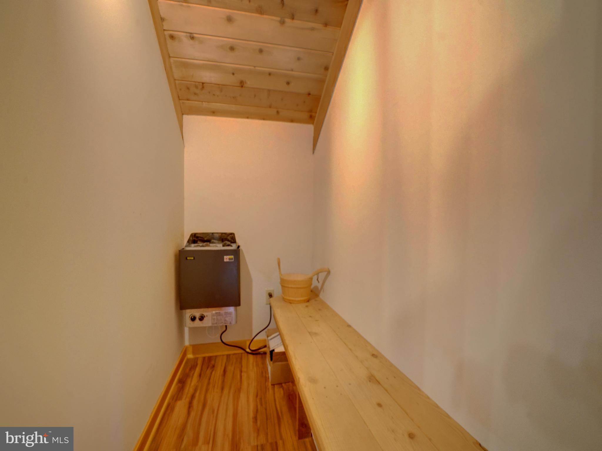 CHAPEL WOODS - Residential