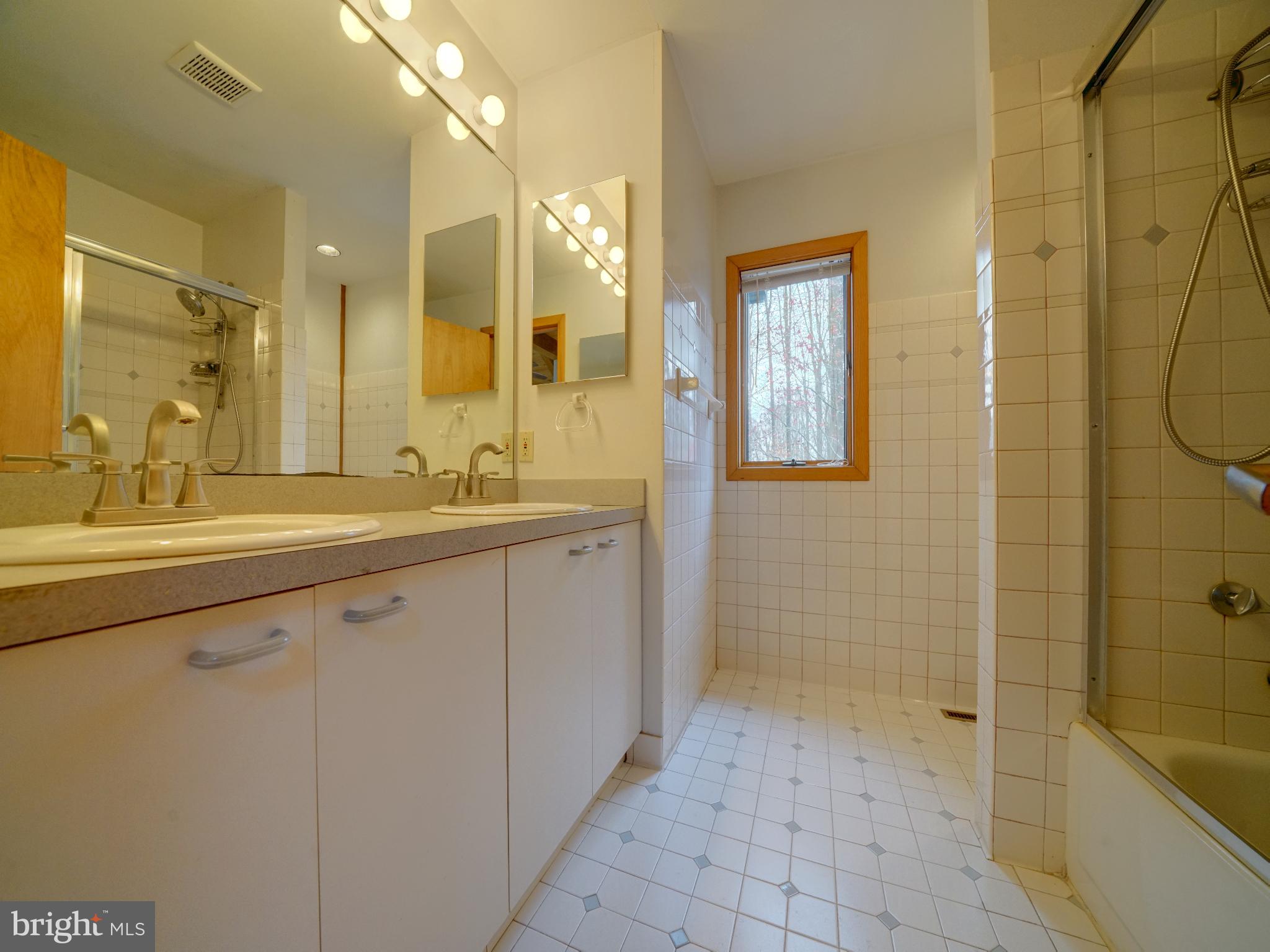 CHAPEL WOODS - Residential