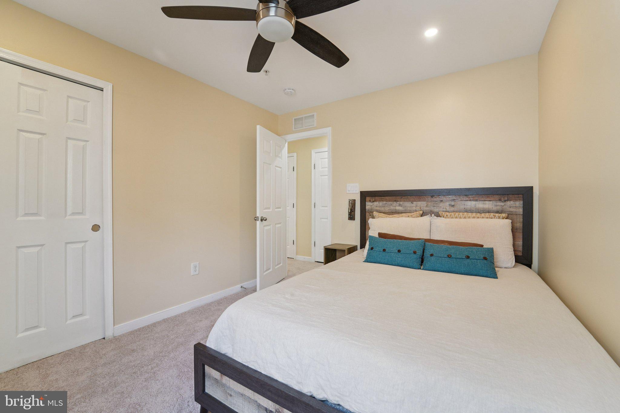 FOX HUNT ESTATES - Residential