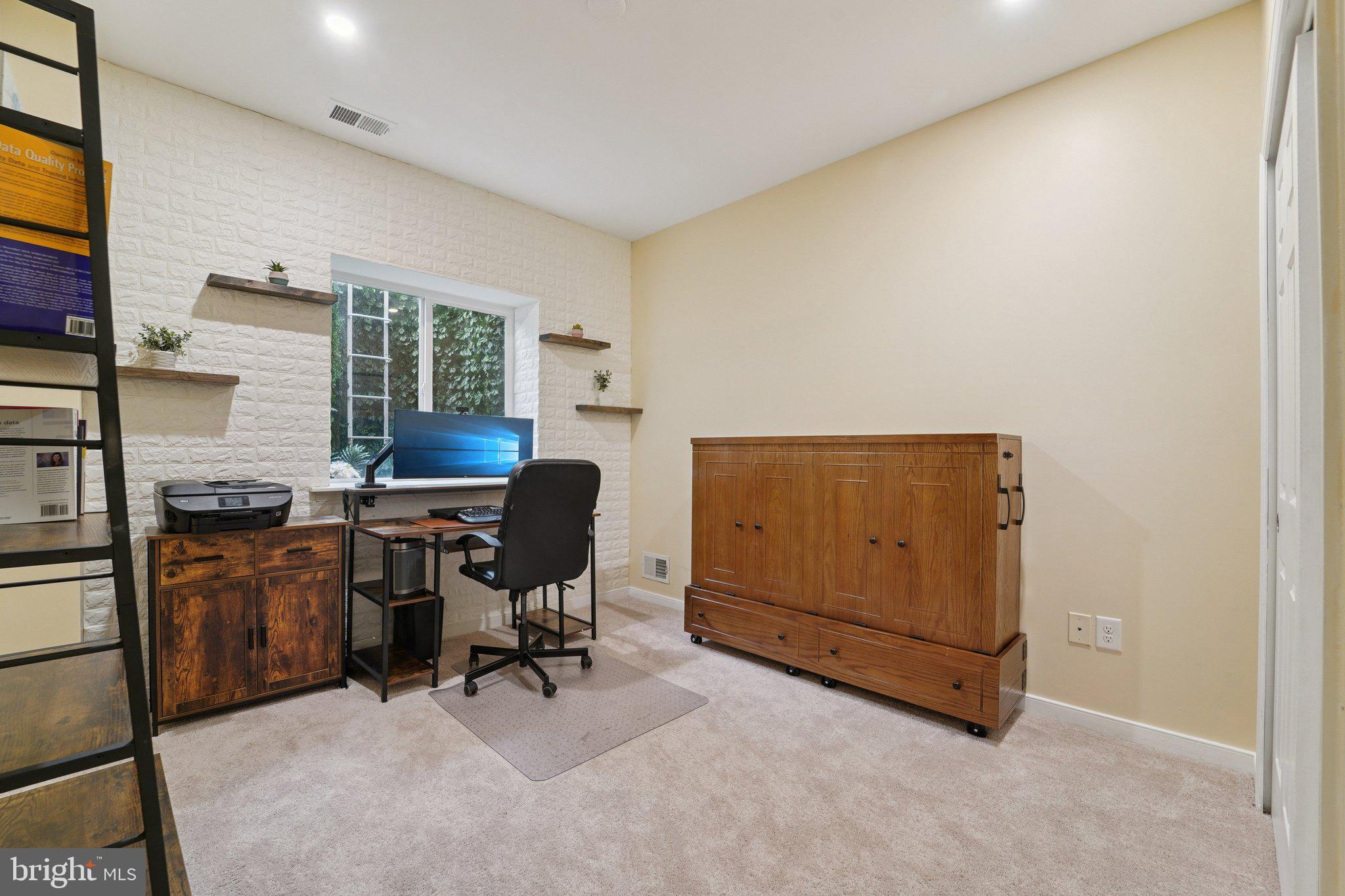 FOX HUNT ESTATES - Residential