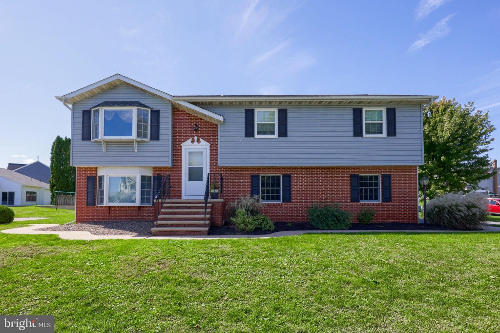 Photo of 239 Philip Lane, EPHRATA, PA 17522 (MLS # PALA2097694)