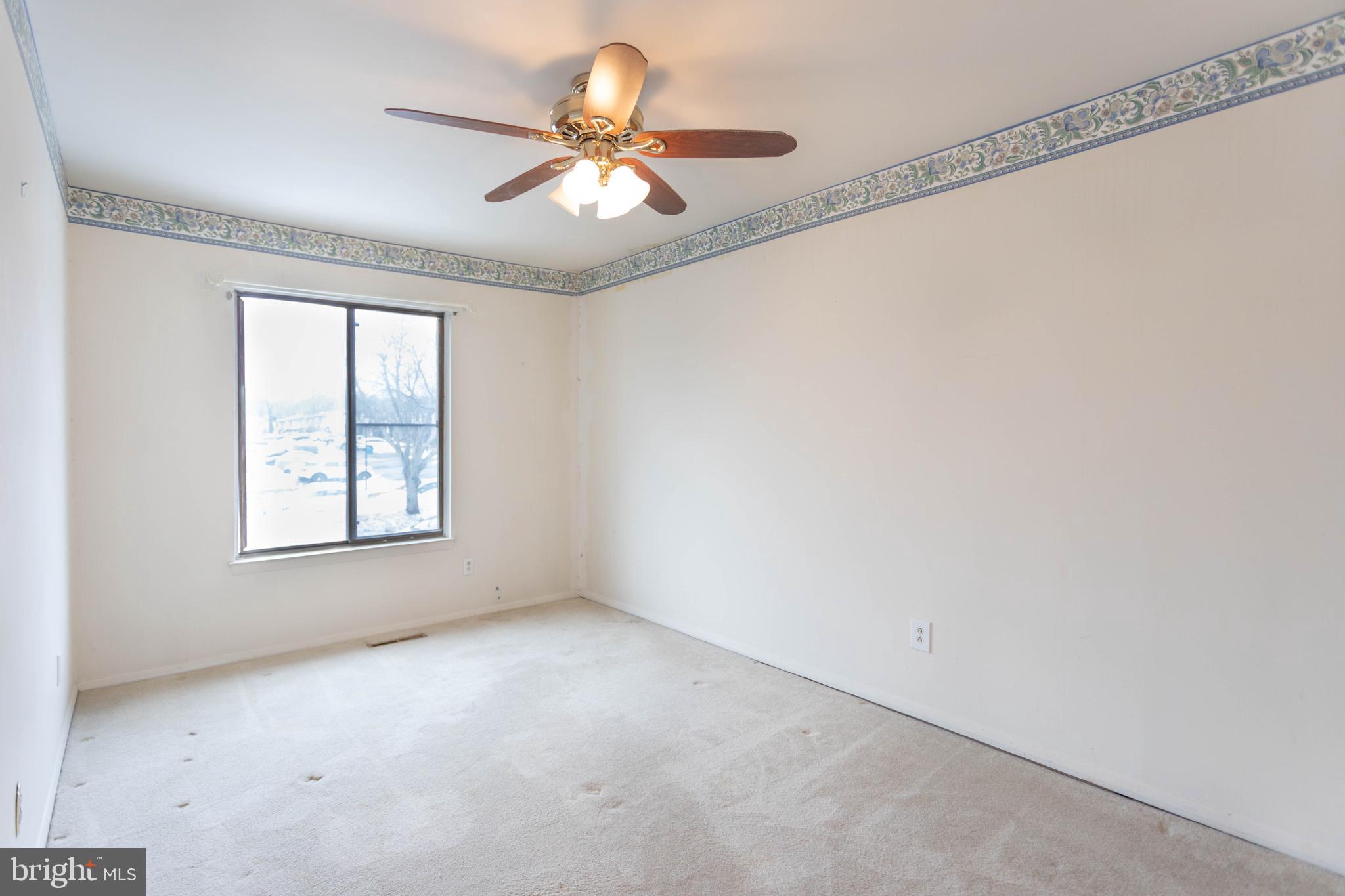 SEVEN COURTS - Residential