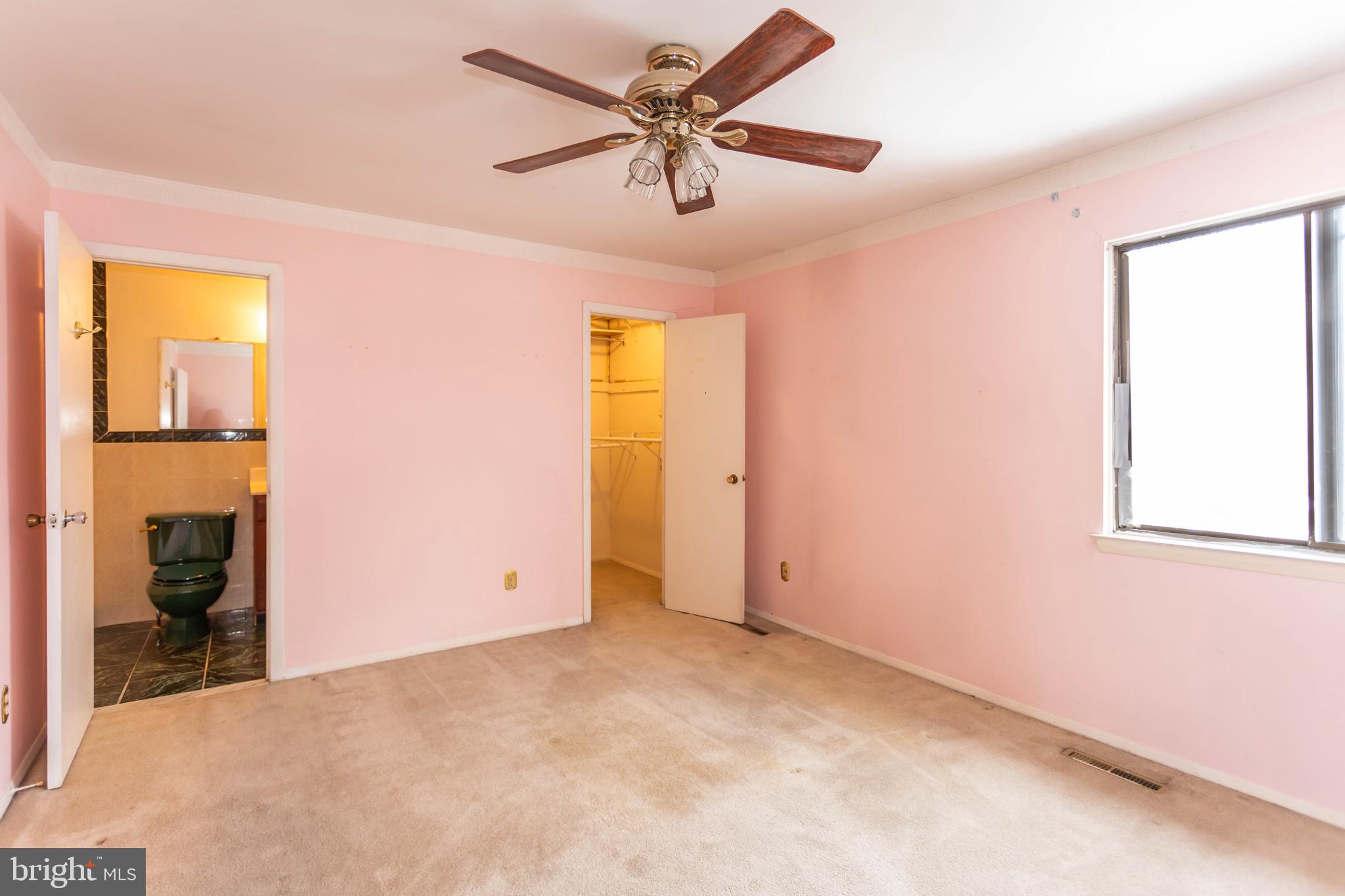 SEVEN COURTS - Residential