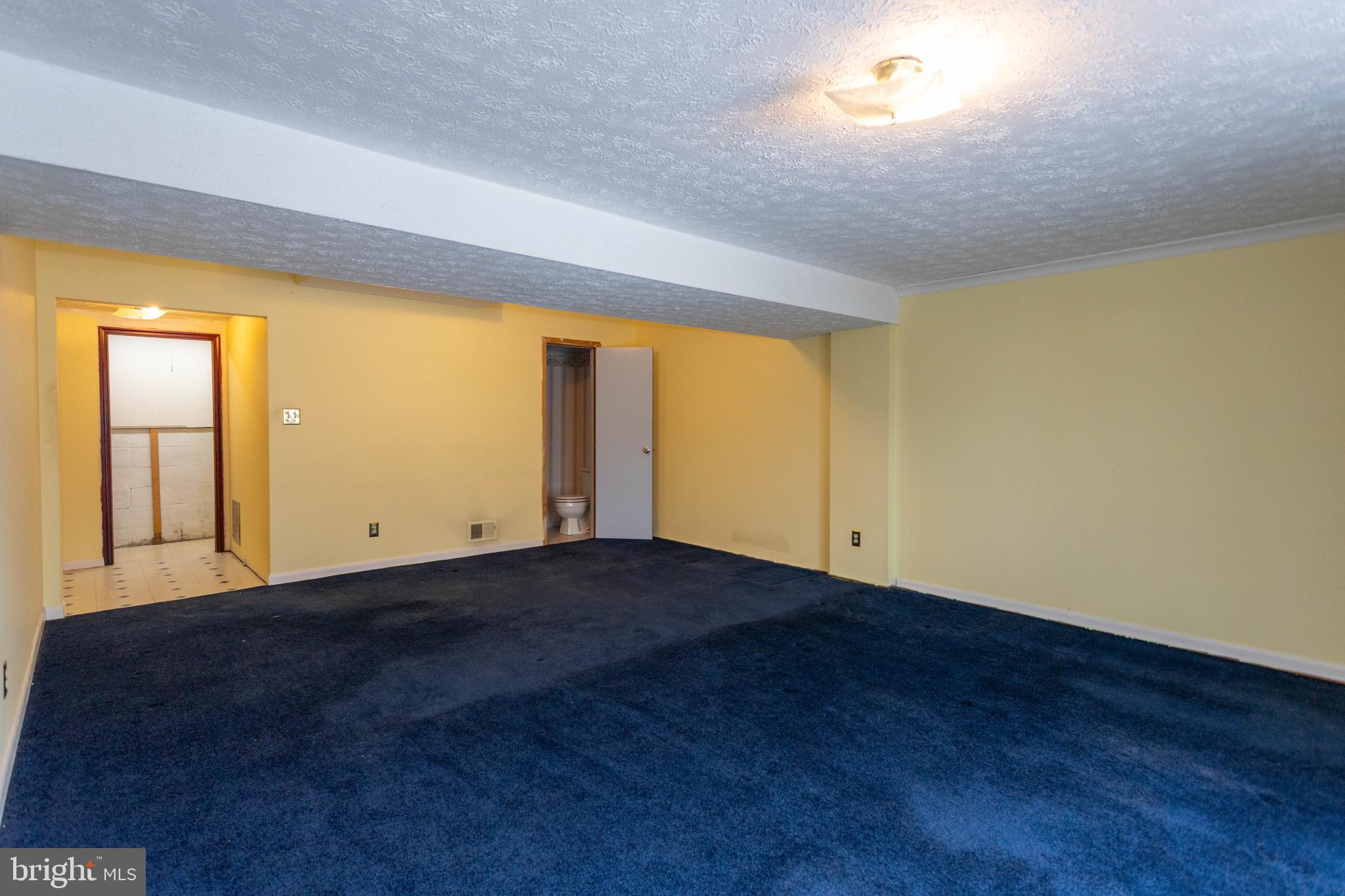 SEVEN COURTS - Residential