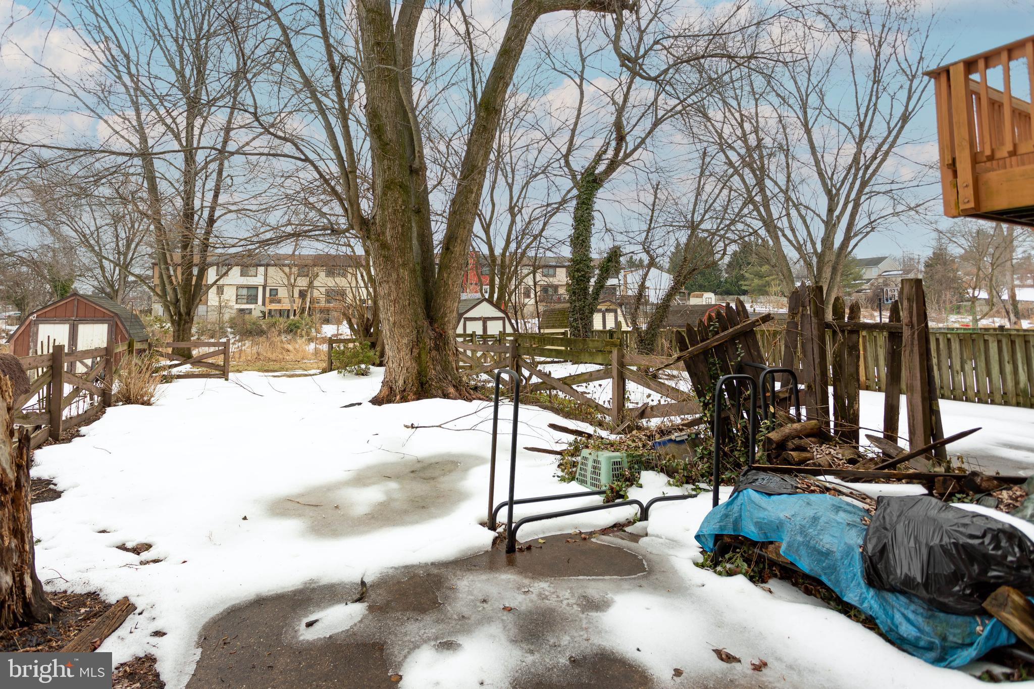 SEVEN COURTS - Residential