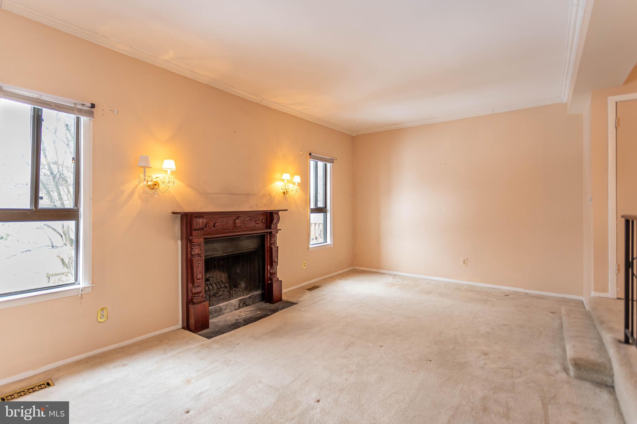 SEVEN COURTS - Residential