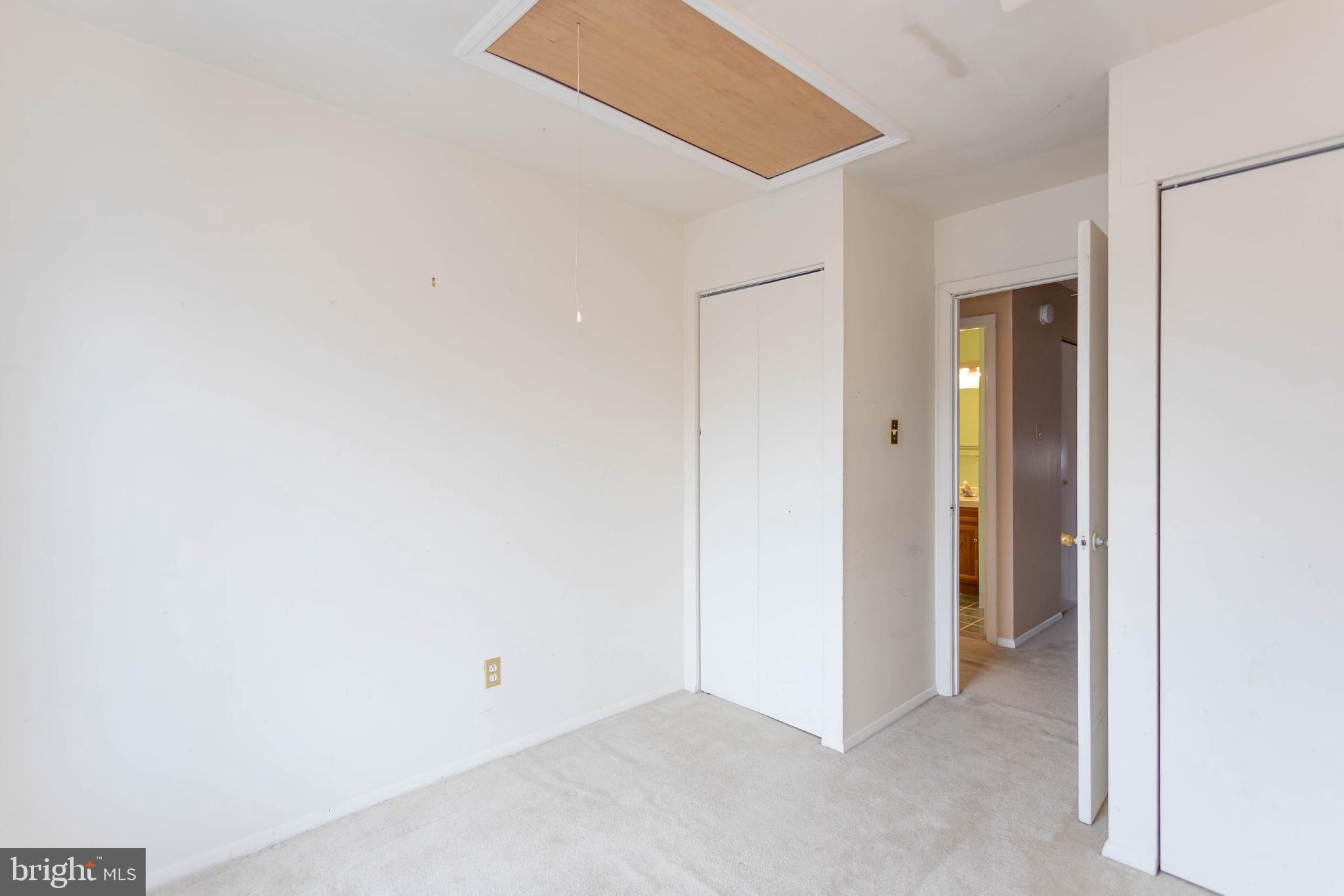 SEVEN COURTS - Residential