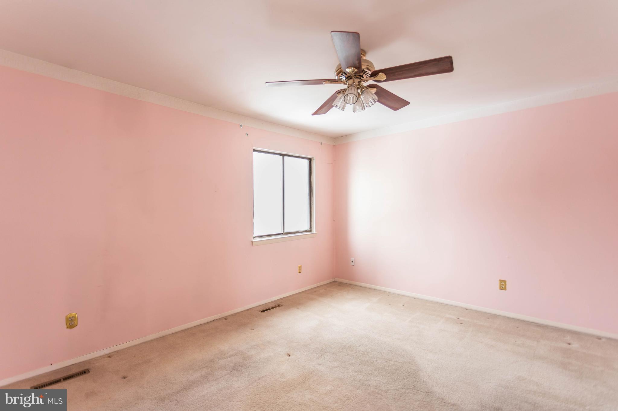 SEVEN COURTS - Residential