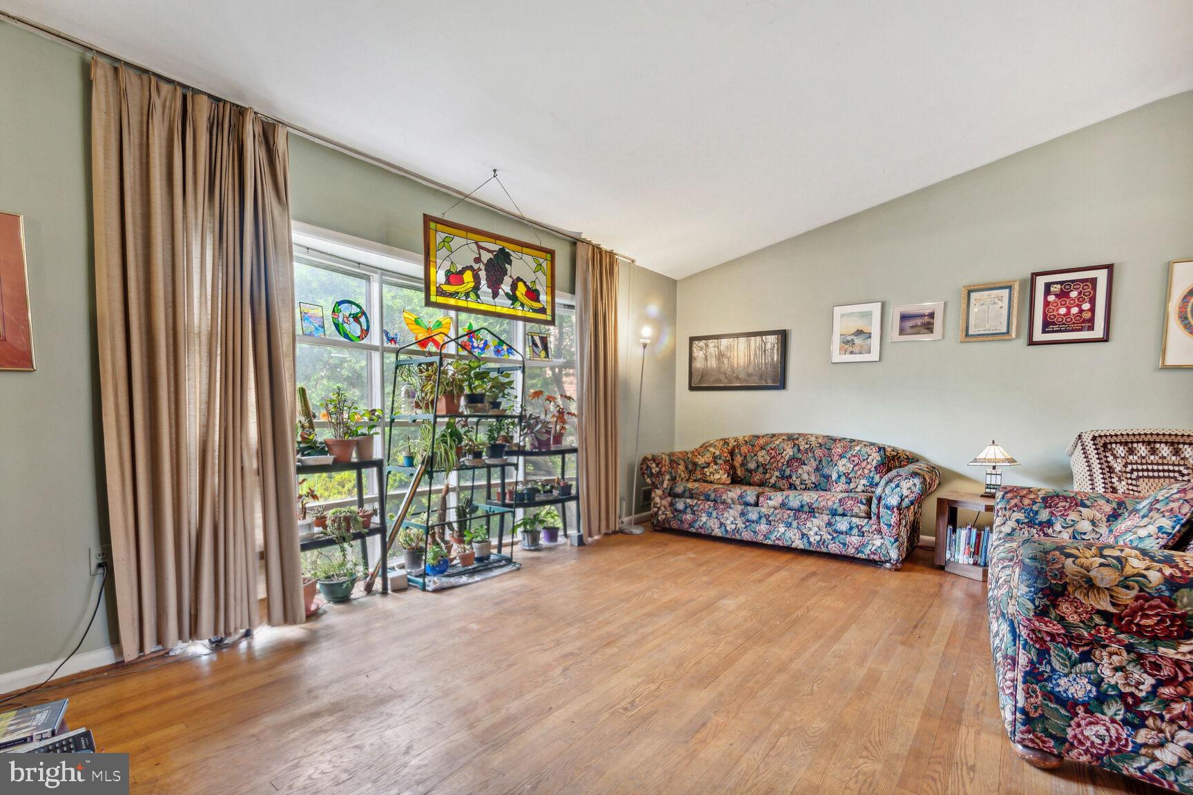 BURNT MILLS MANOR - Residential