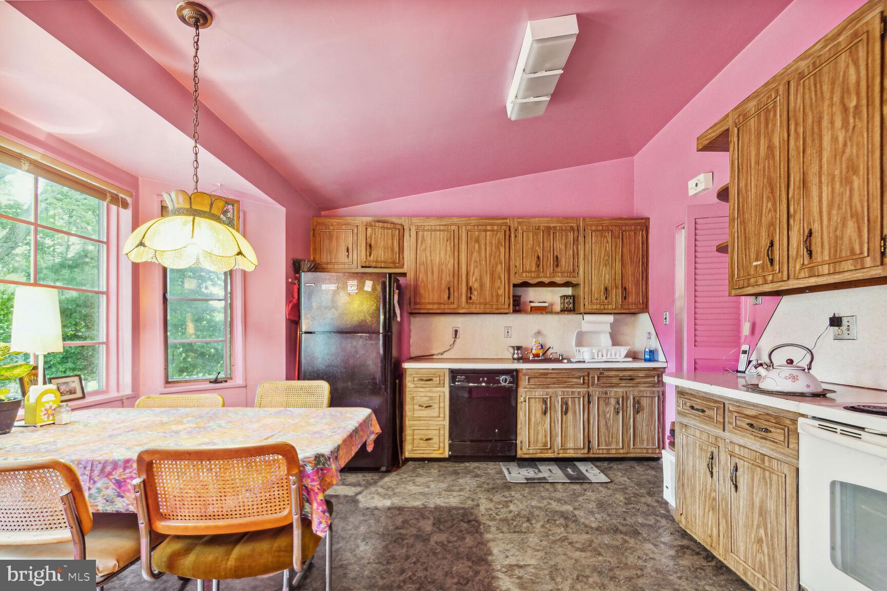 BURNT MILLS MANOR - Residential