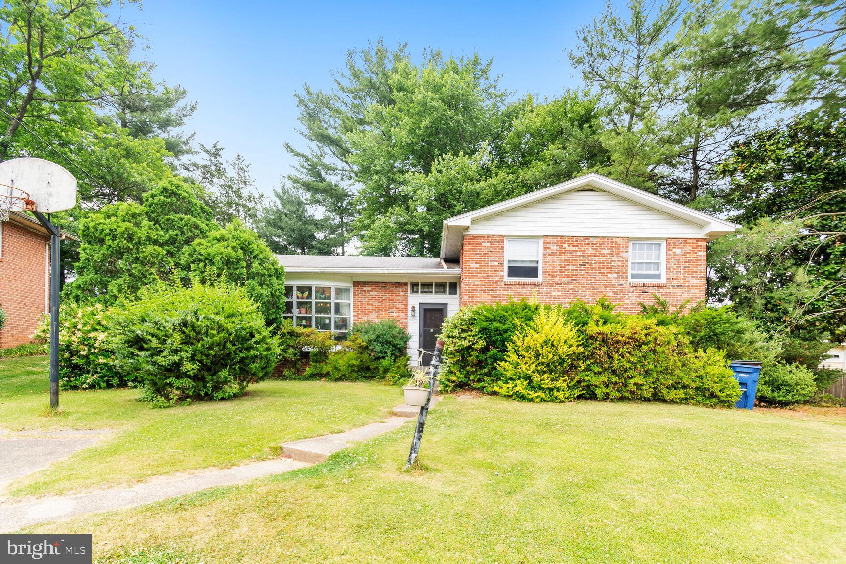 BURNT MILLS MANOR - Residential