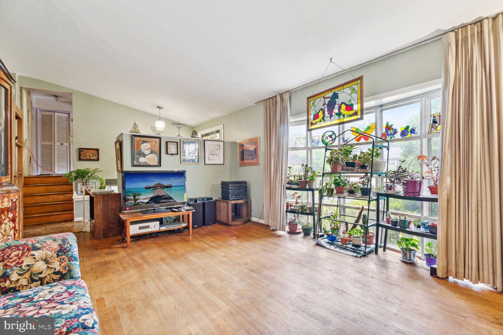 BURNT MILLS MANOR - Residential