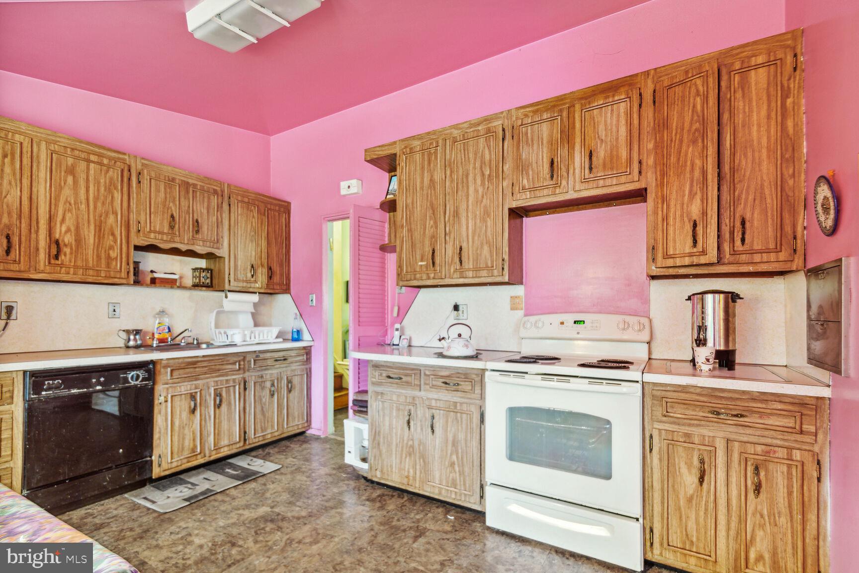 BURNT MILLS MANOR - Residential