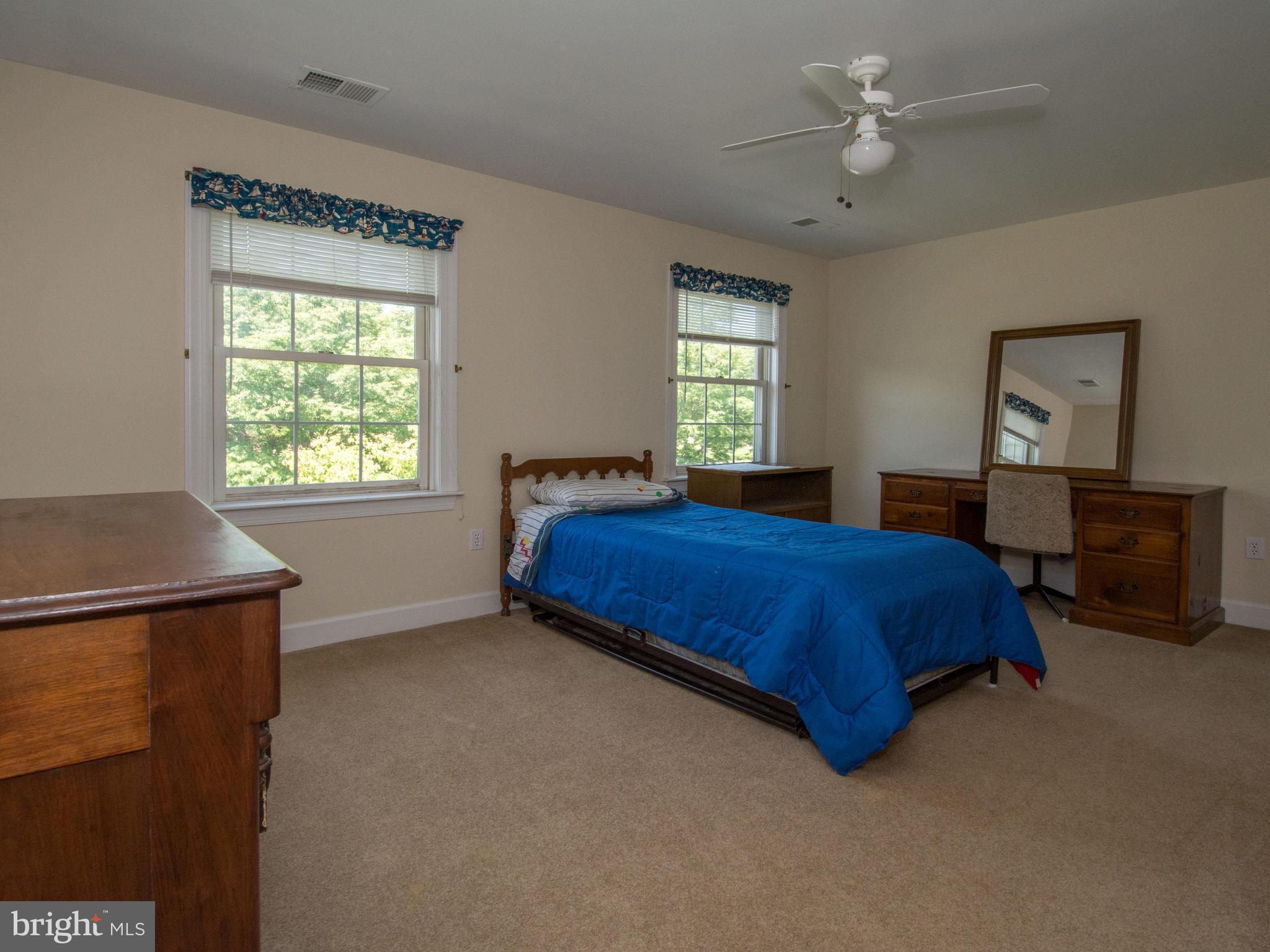 ROCKLAND SQUARE - Residential