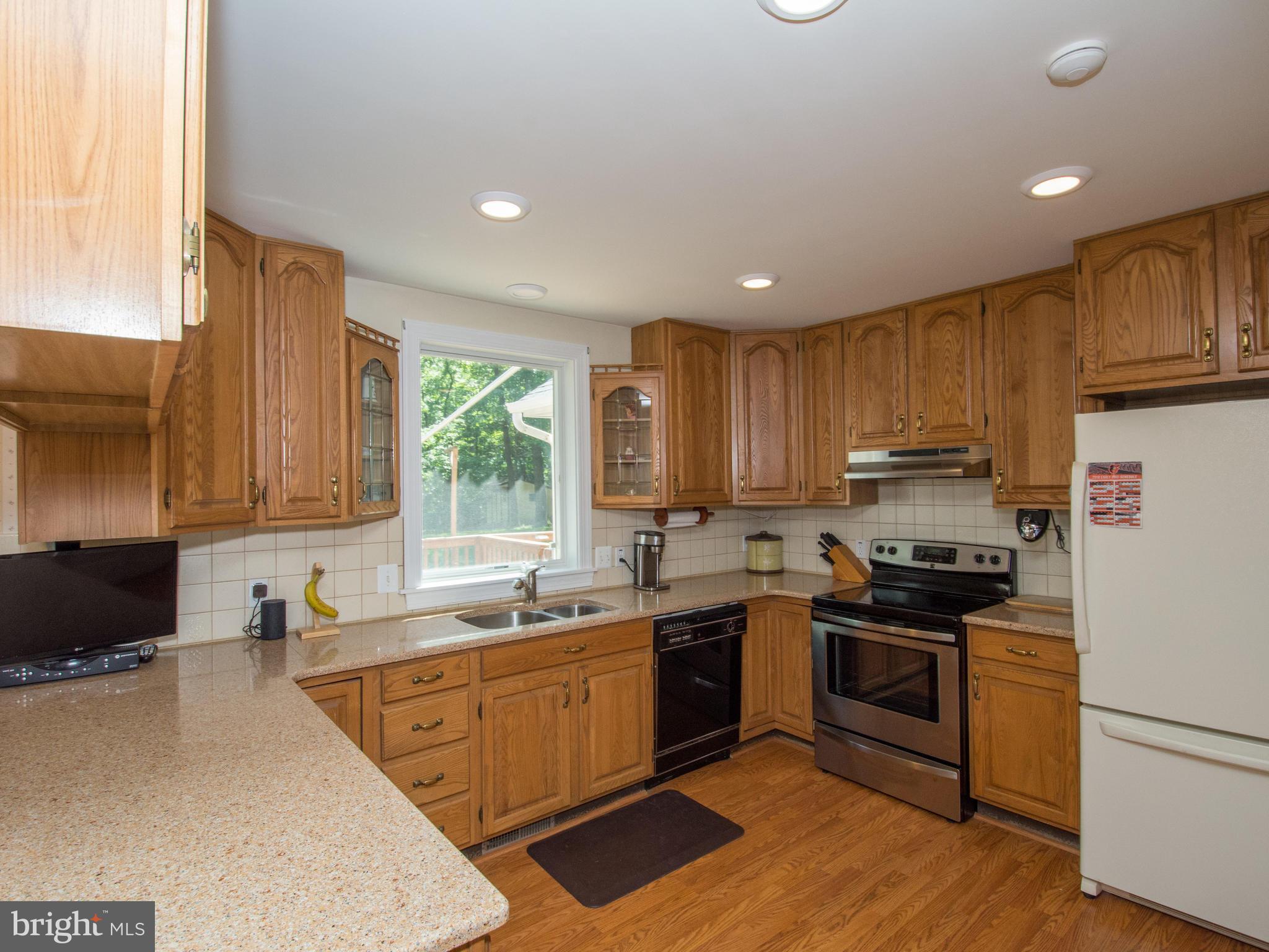 ROCKLAND SQUARE - Residential