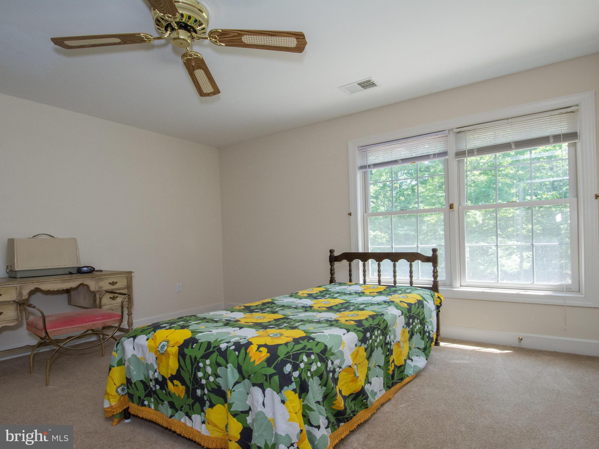 ROCKLAND SQUARE - Residential