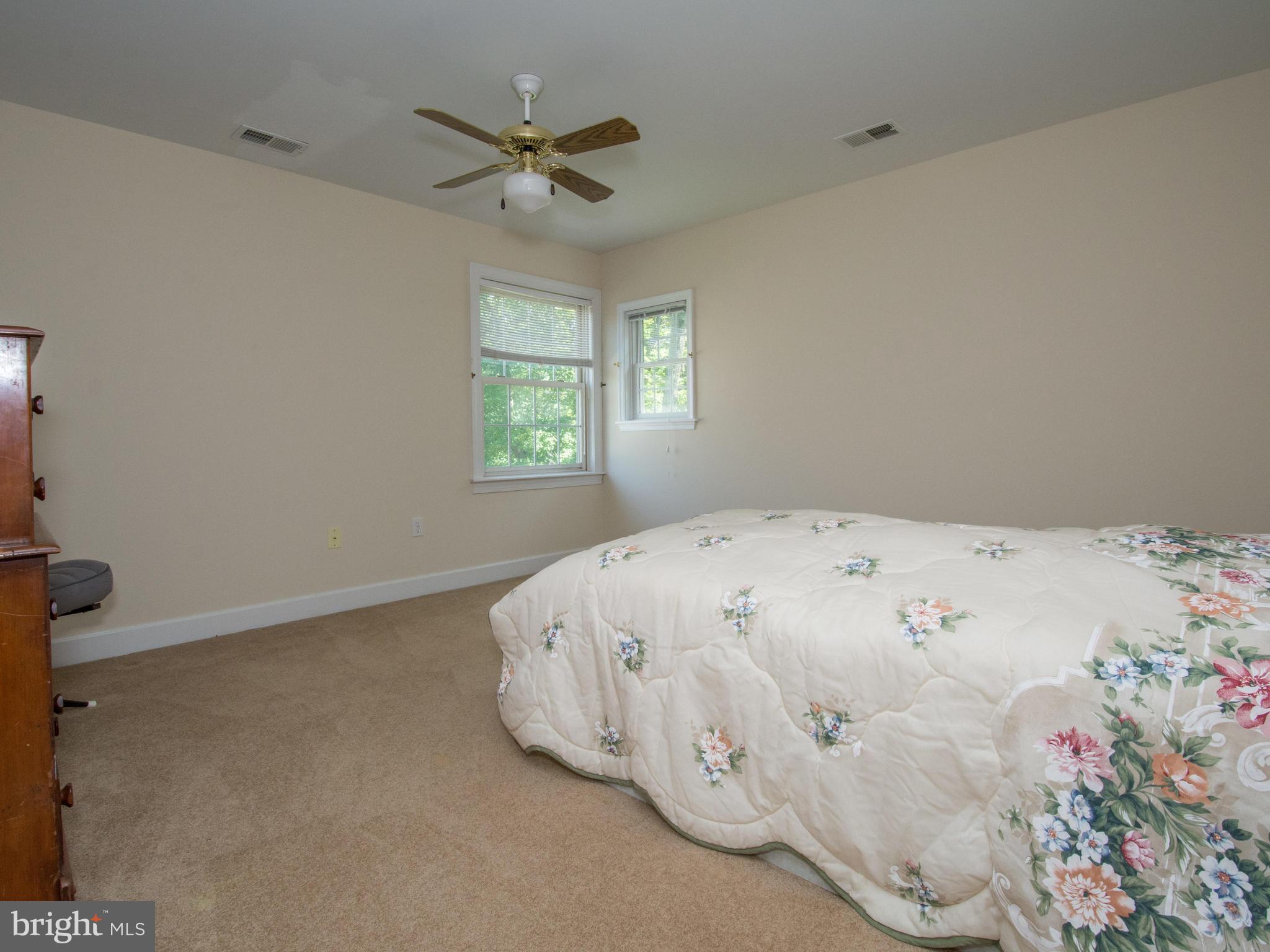 ROCKLAND SQUARE - Residential