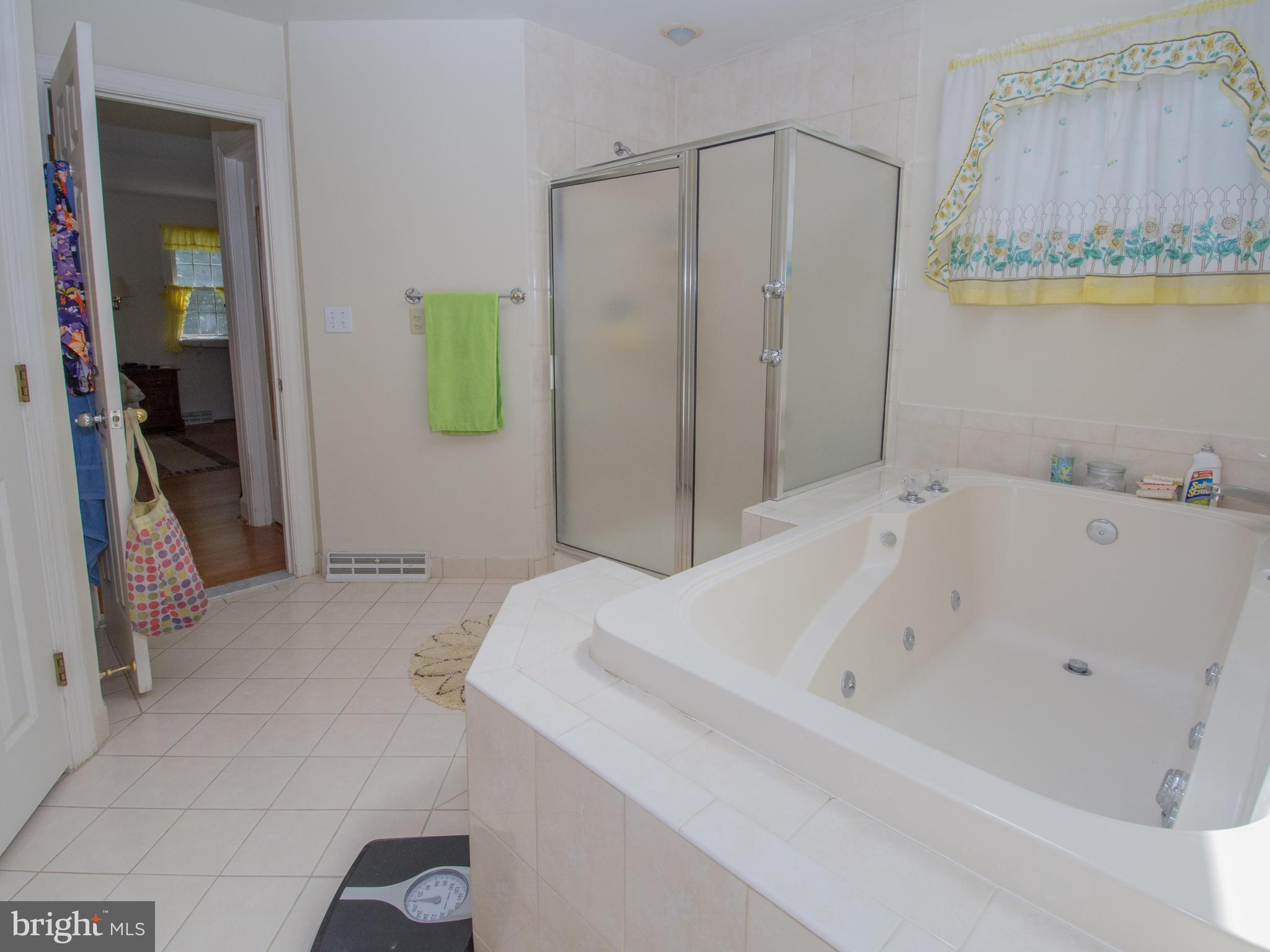 ROCKLAND SQUARE - Residential