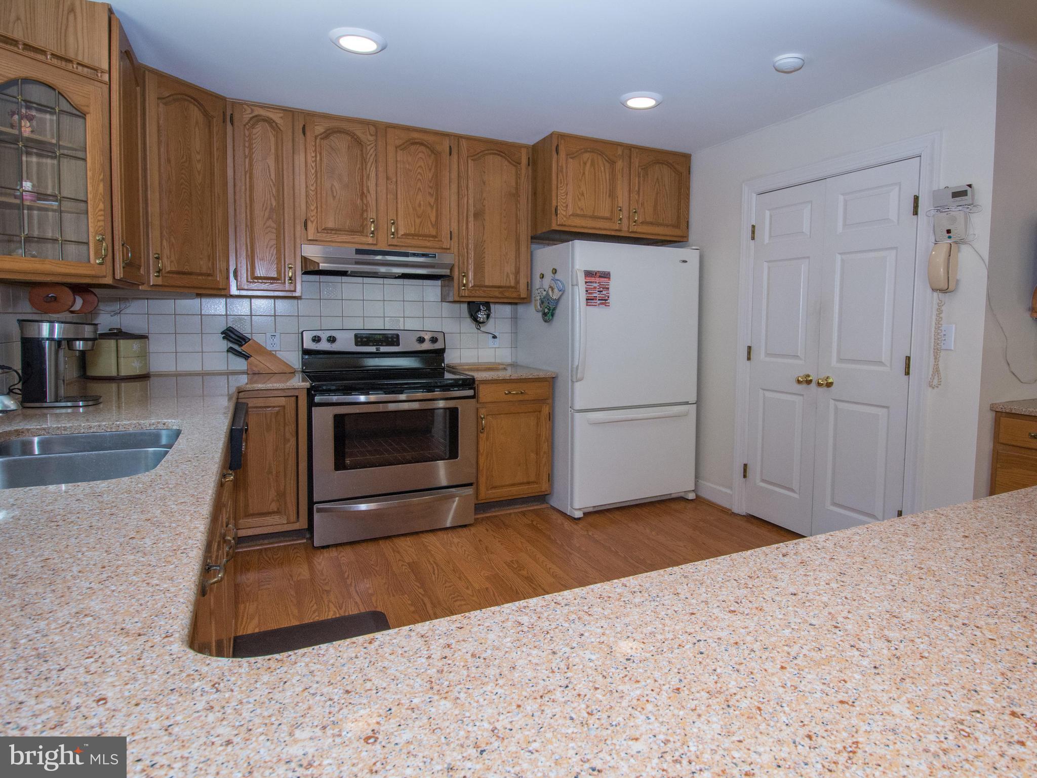 ROCKLAND SQUARE - Residential