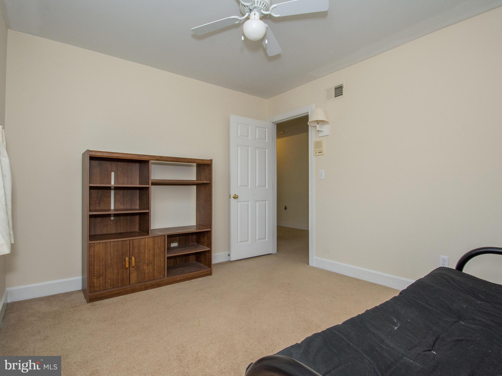 ROCKLAND SQUARE - Residential