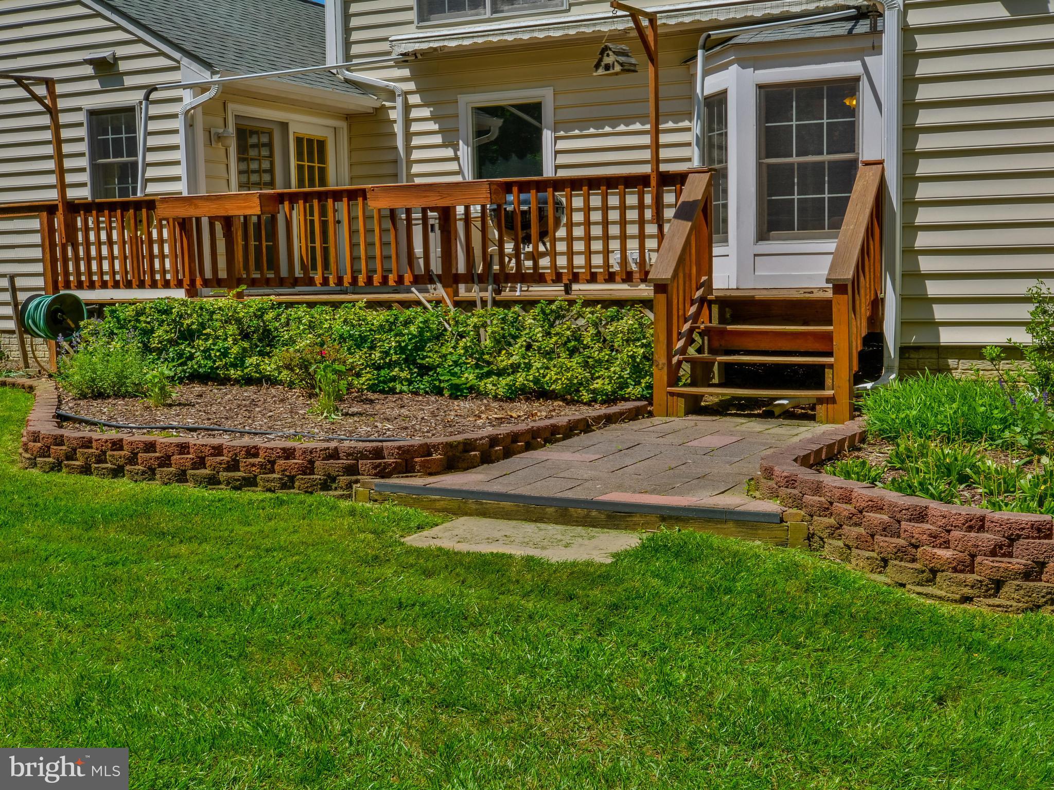 ROCKLAND SQUARE - Residential