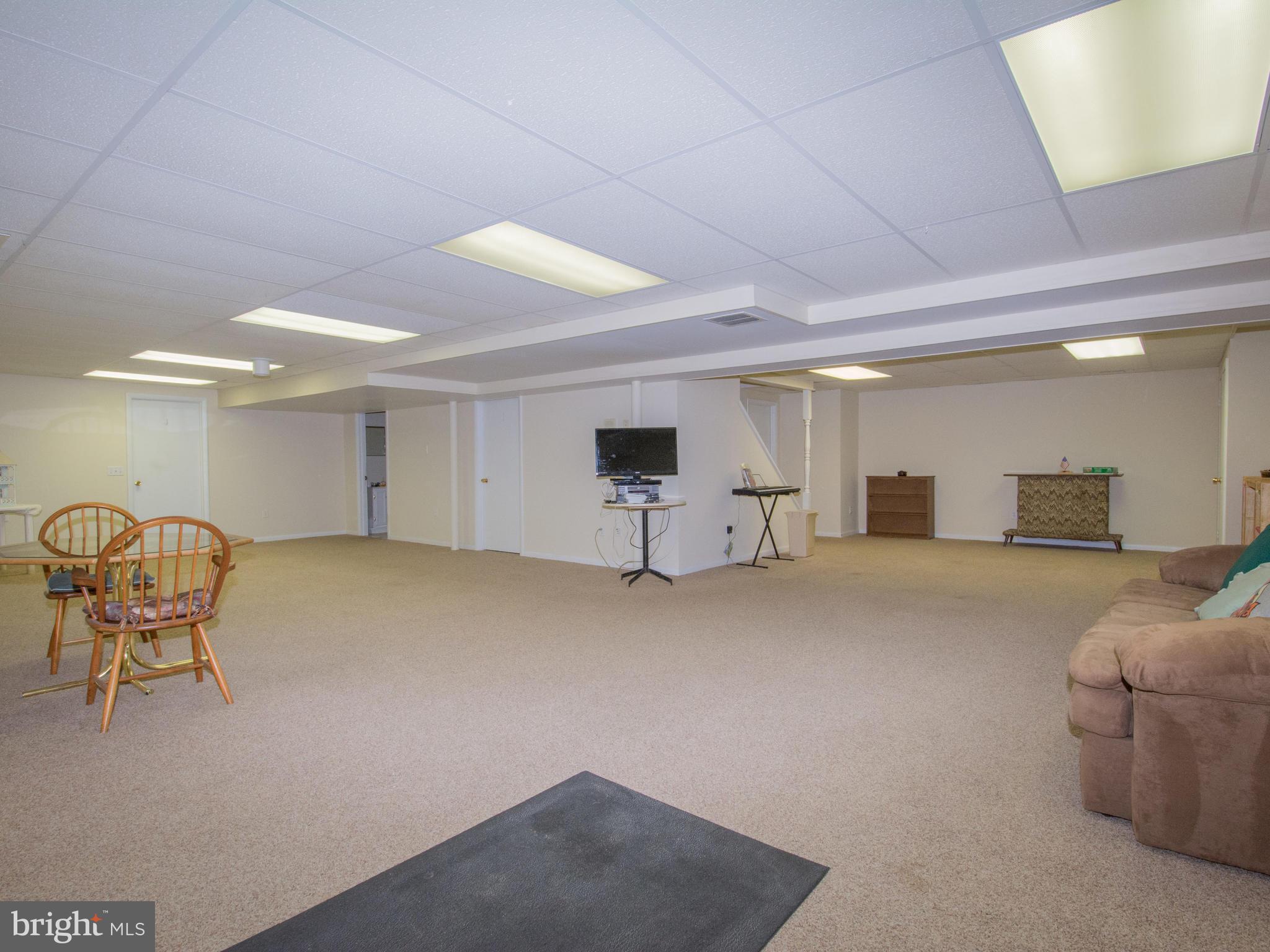 ROCKLAND SQUARE - Residential