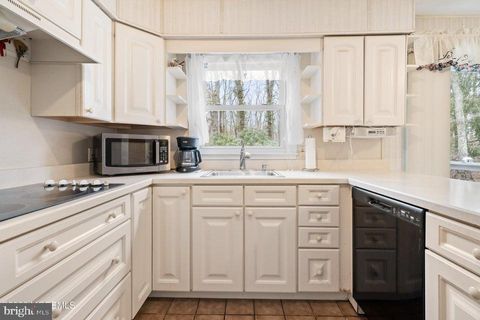 Tiny photo for 510 Oak Hill Court, LANOKA HARBOR, NJ 08734 (MLS # NJOC2040386)