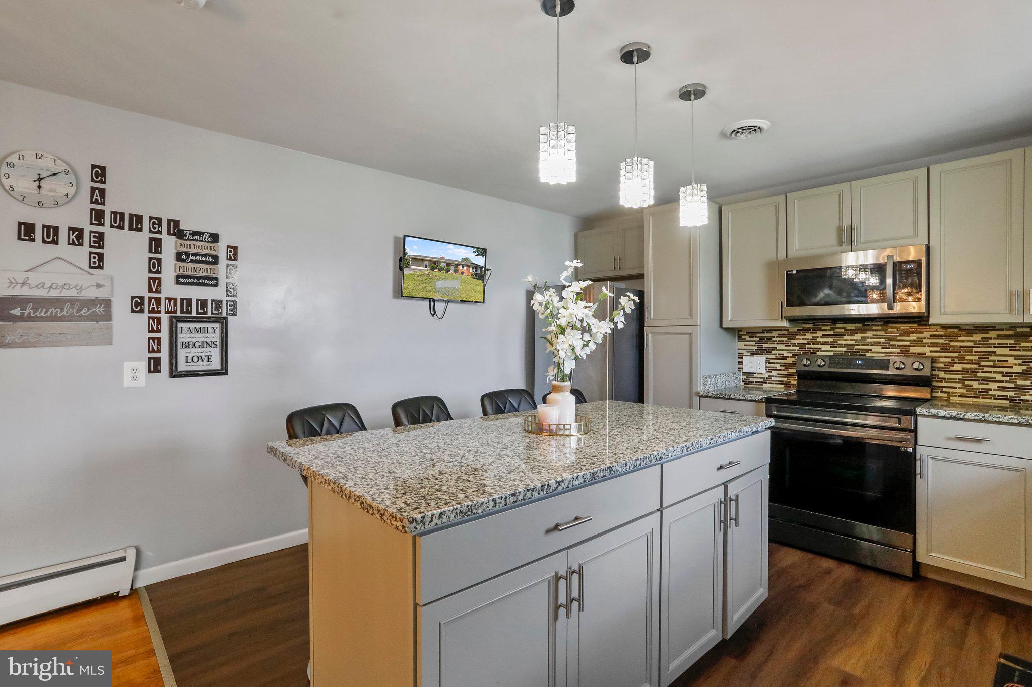 ORCHARD HILLS - Residential