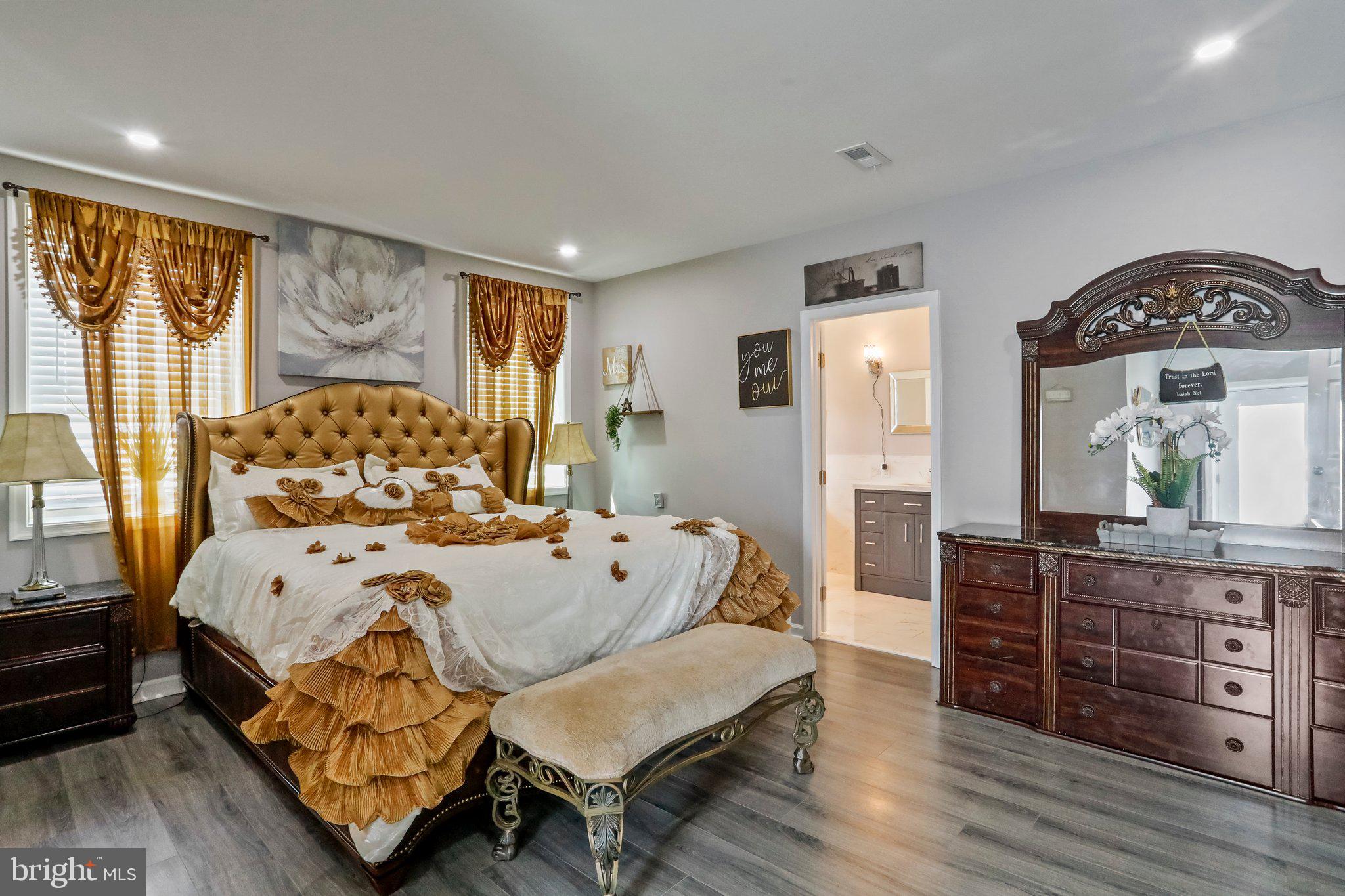 ORCHARD HILLS - Residential