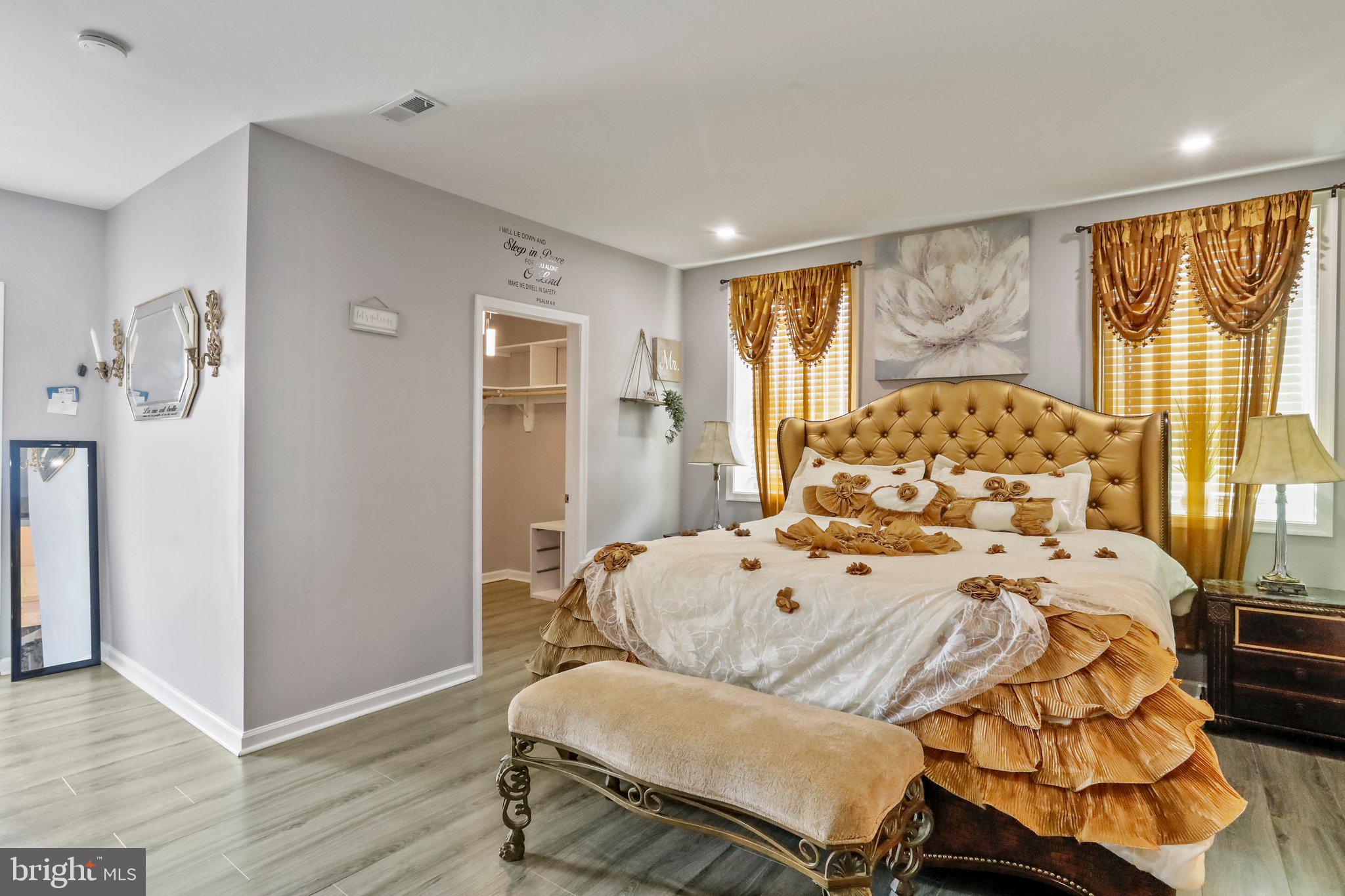 ORCHARD HILLS - Residential