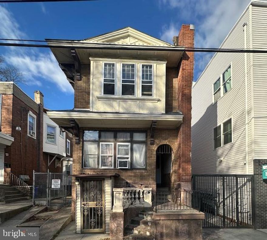 Investor Alert! Amazing investment opportunity to own this duplex that can also be converted into a triplex.  Huge garage in the back can also be used to generate more rental income. Property is being Sold As-Is. Location is ideal, close to shops, parks, schools and transportation. Easy commute to anywhere! Do not miss the opportunity to own this gem! Make your appointment today!!