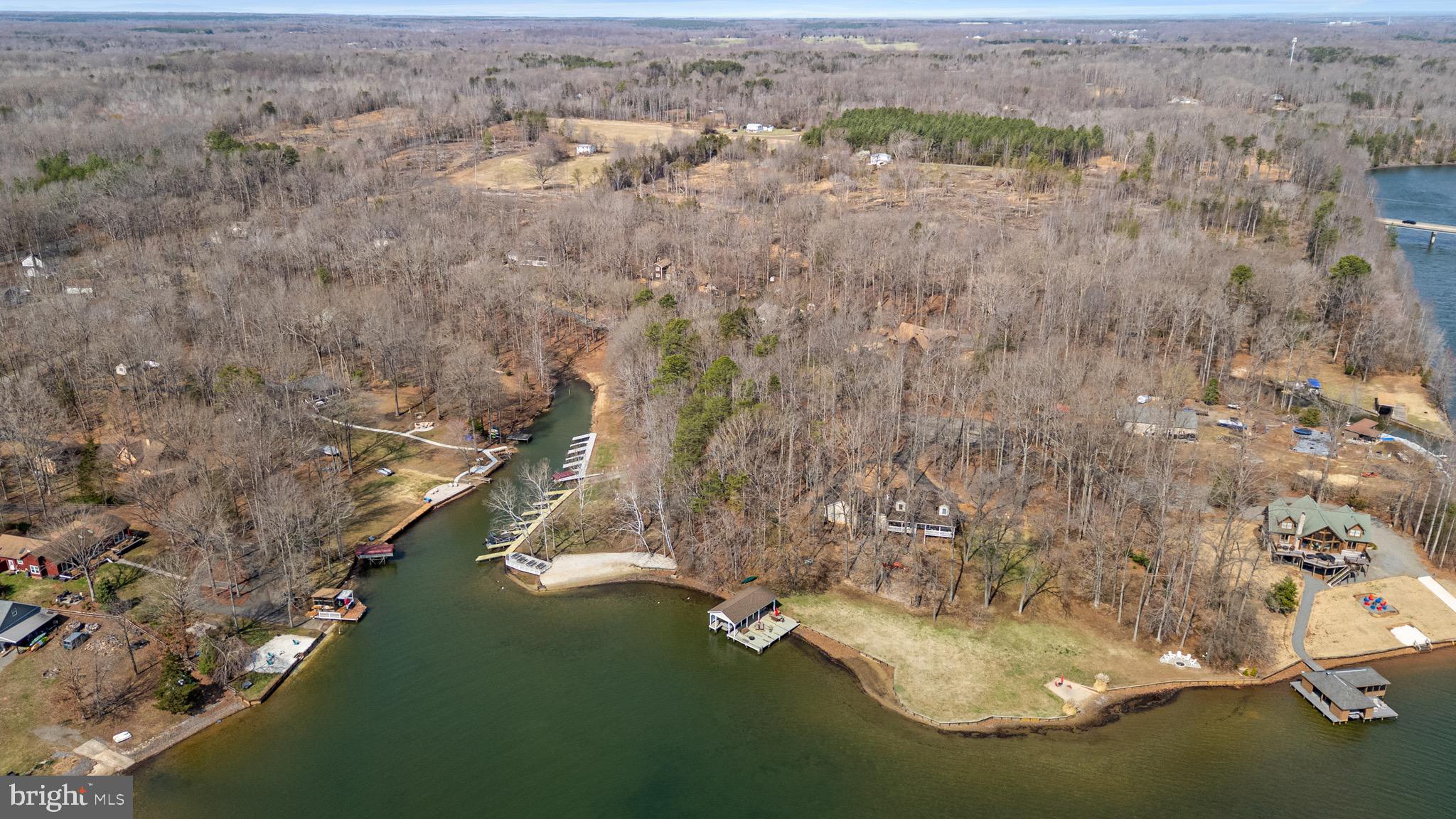 LAKEWOOD LANDING - Residential