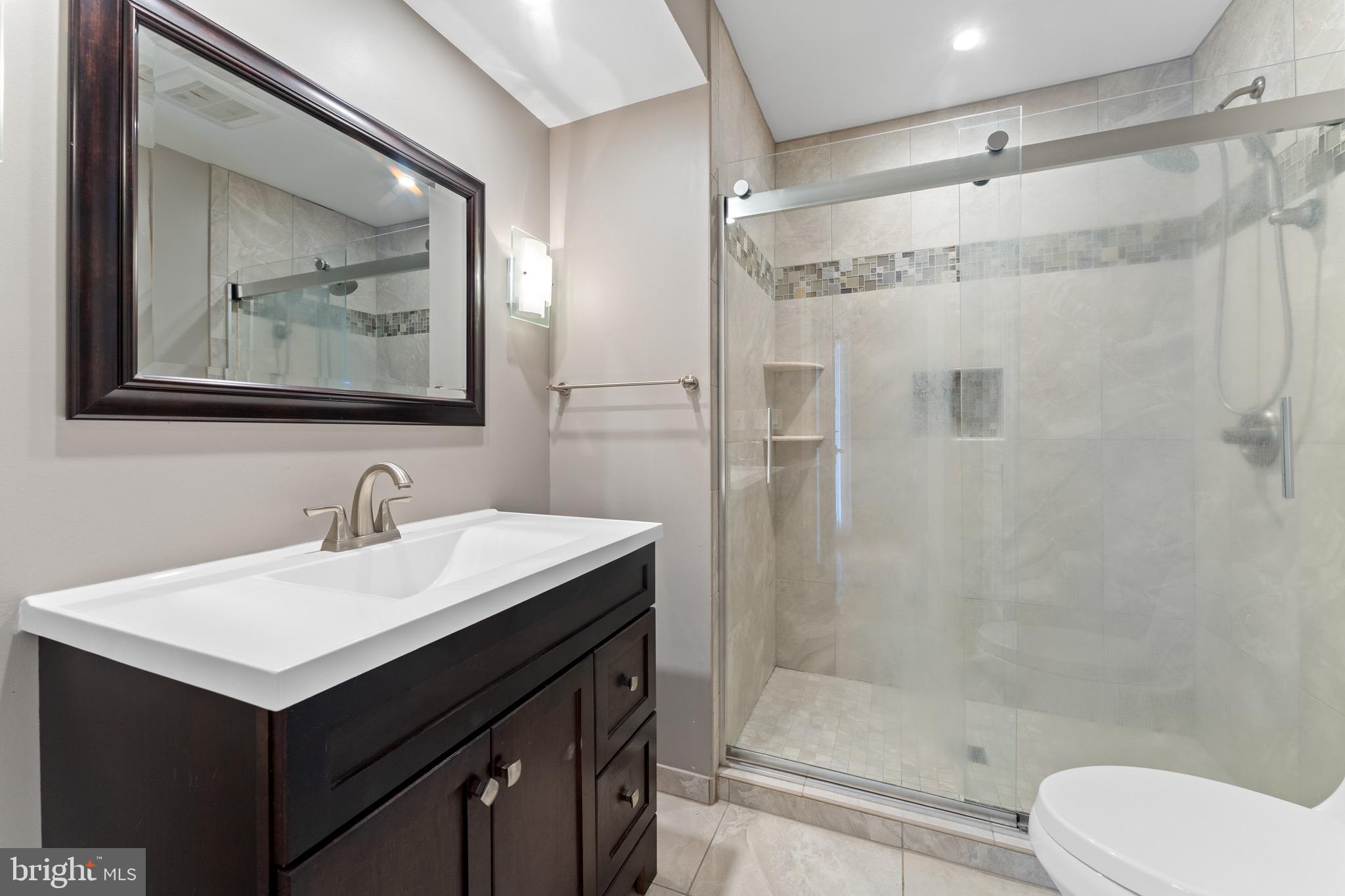 LAKEWOOD LANDING - Residential