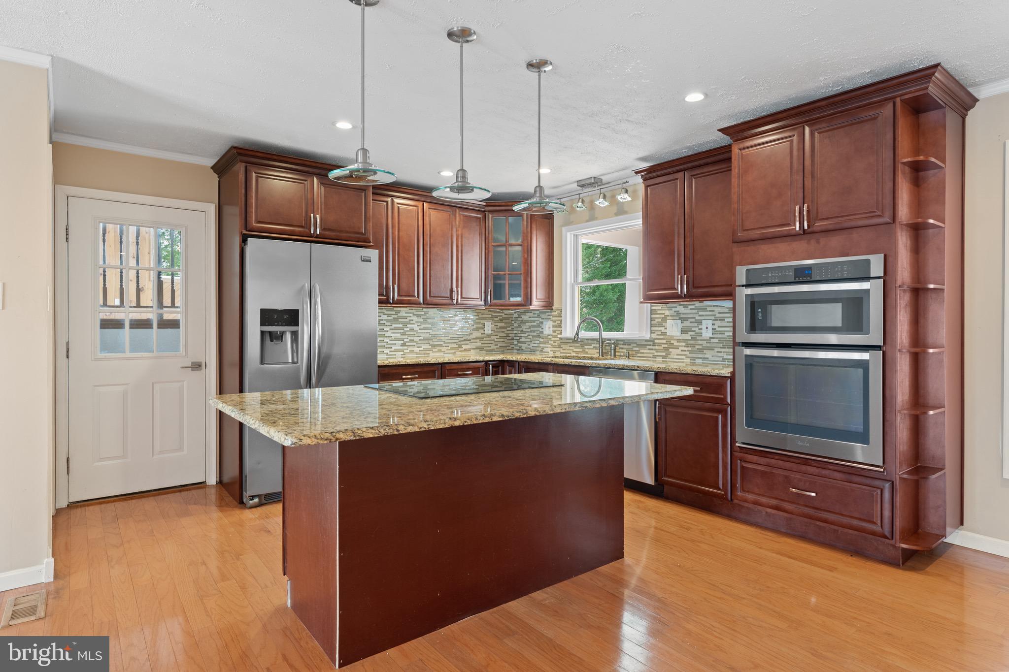 LAKEWOOD LANDING - Residential