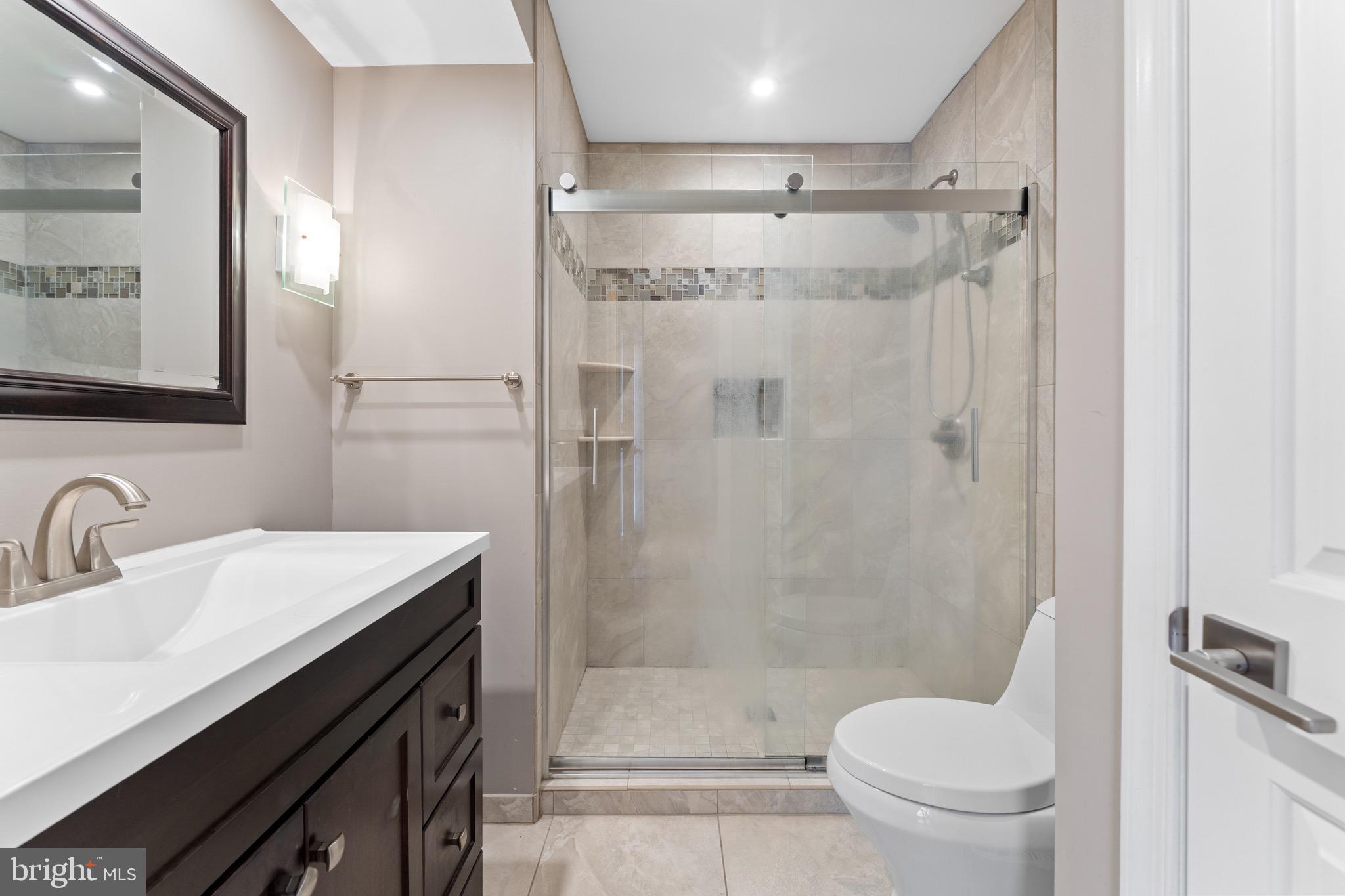 LAKEWOOD LANDING - Residential