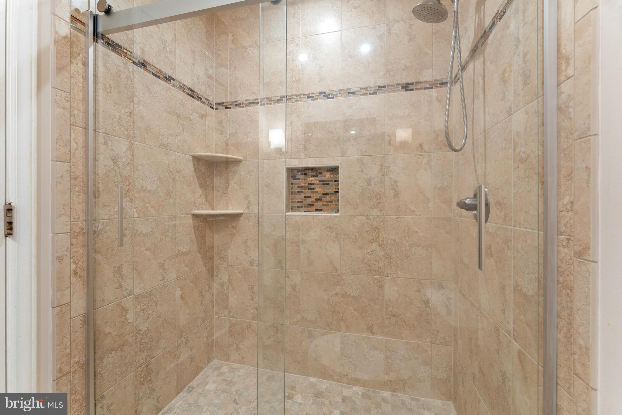 LAKEWOOD LANDING - Residential