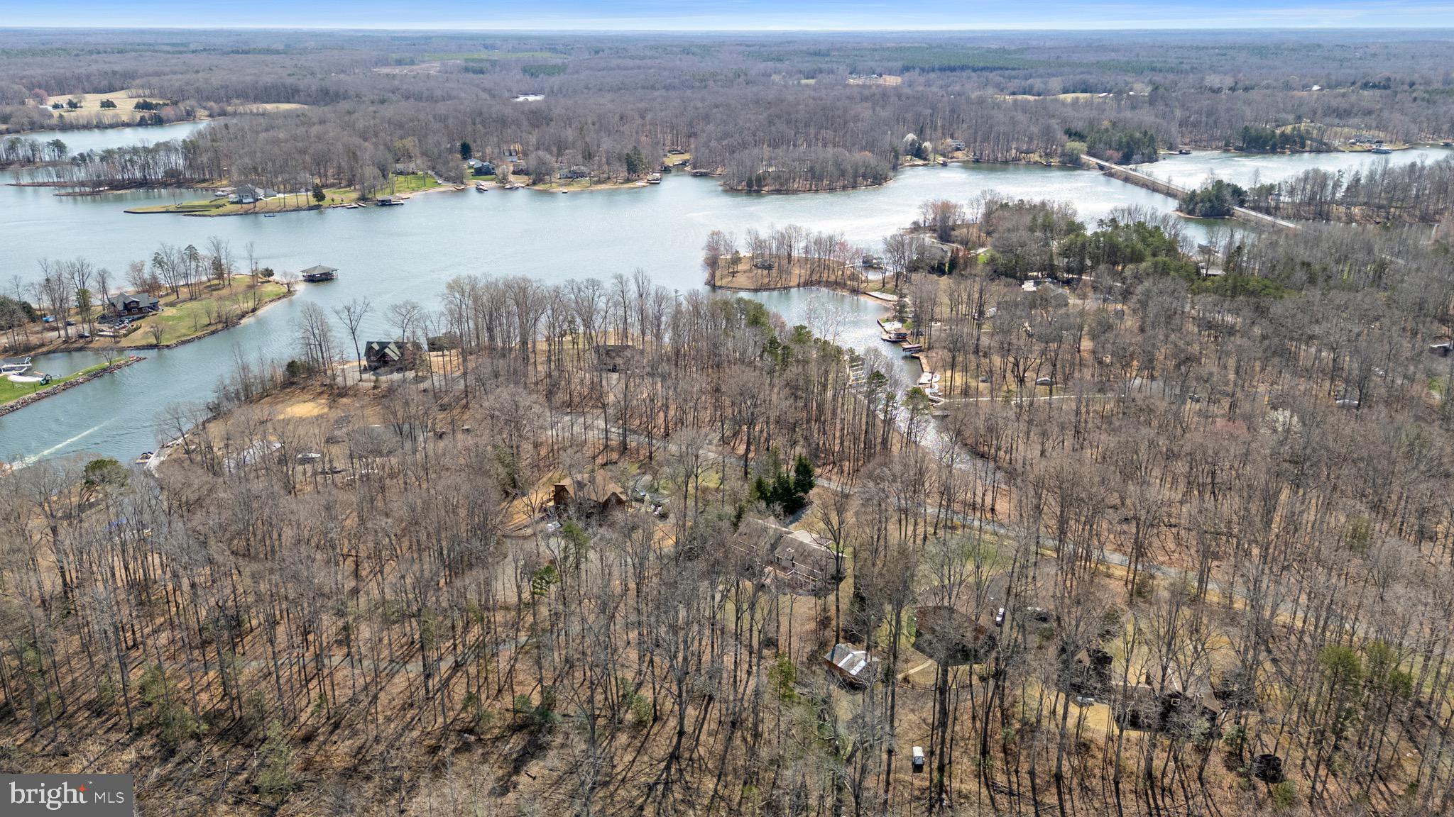 LAKEWOOD LANDING - Residential