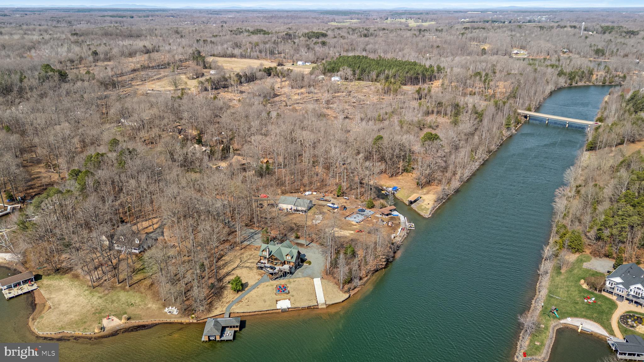 LAKEWOOD LANDING - Residential