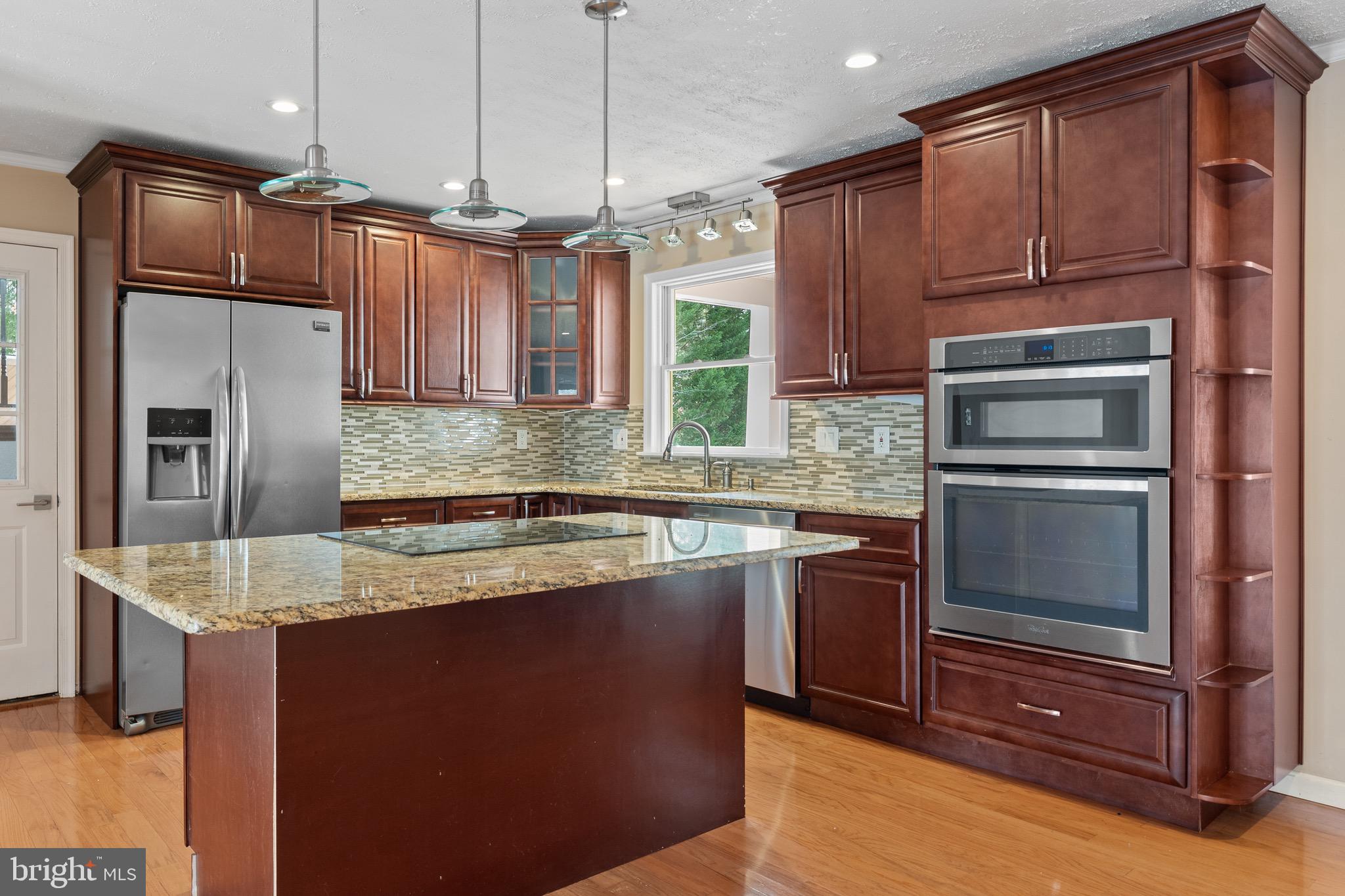 LAKEWOOD LANDING - Residential