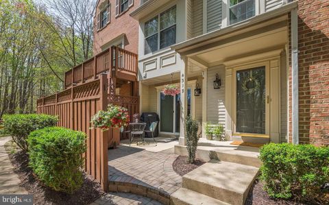 Photo of 4315 Hackney Coach Lane #139, FAIRFAX, VA 22030 (MLS # VAFX2310298)
