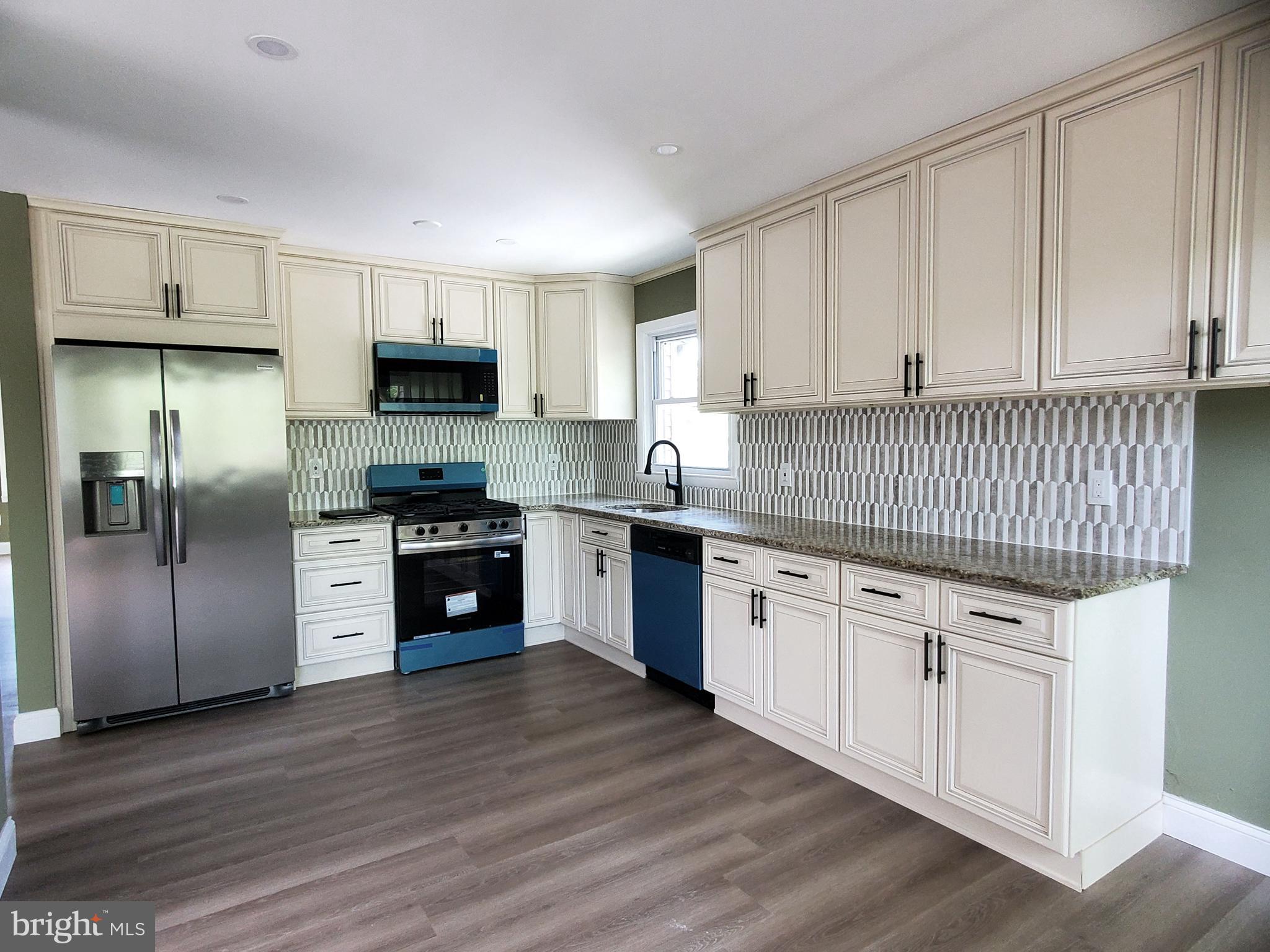 22 LYTLE STREET APT 3