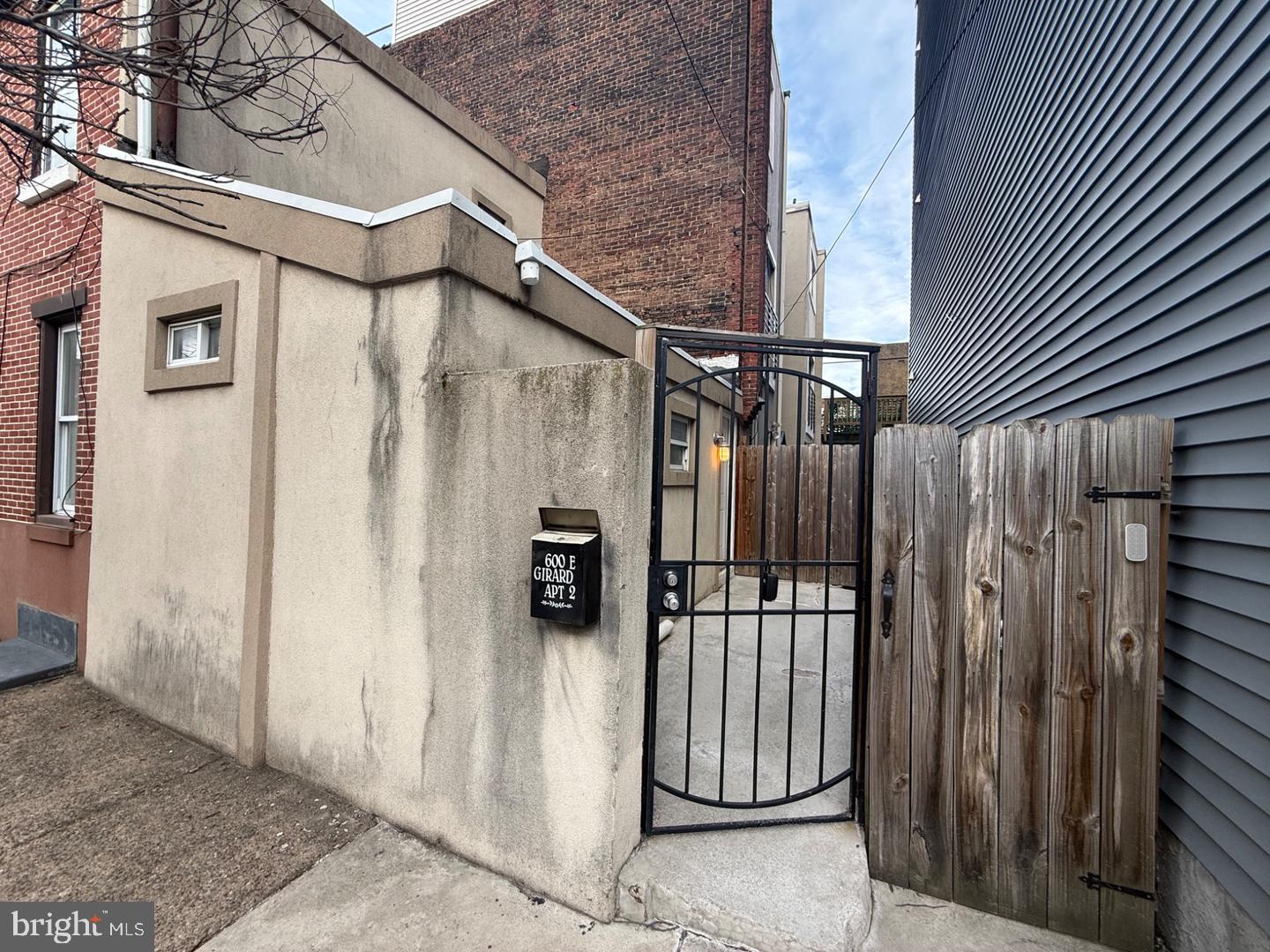 600 E GIRARD AVENUE 2