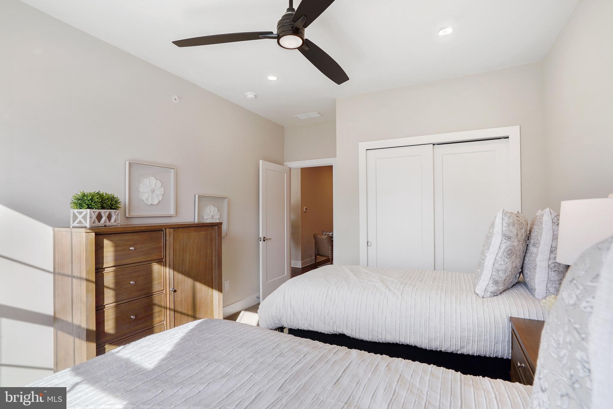 BARCLAY HILL - Residential