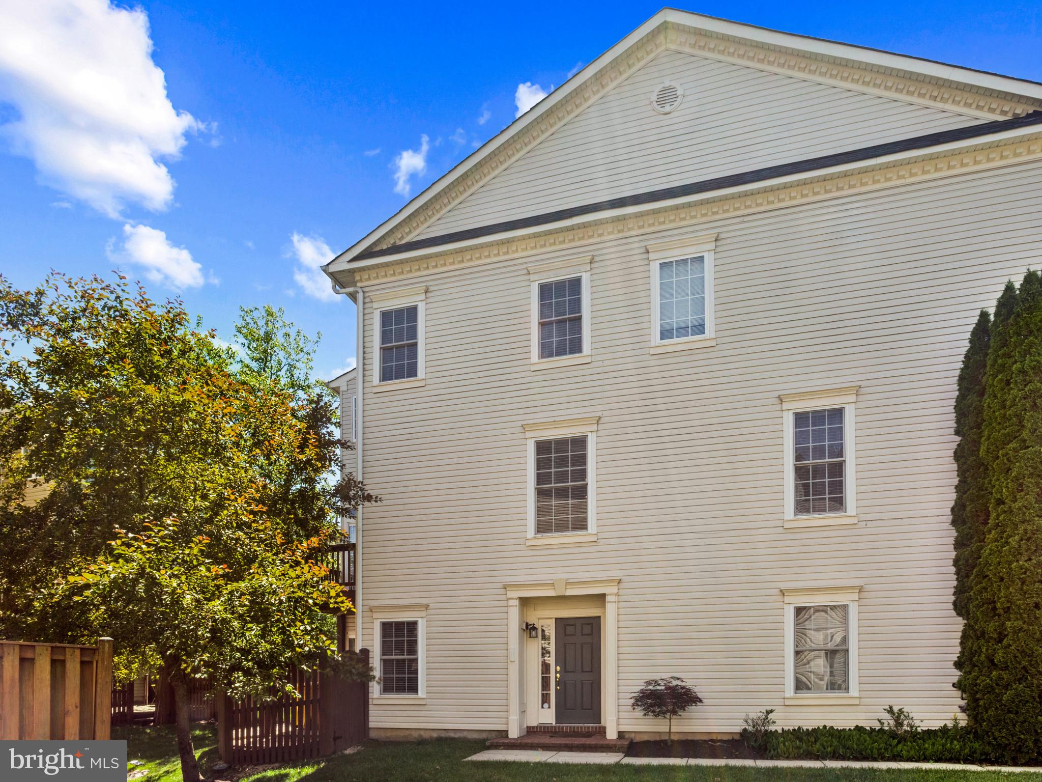 2433 OGDEN SQUARE