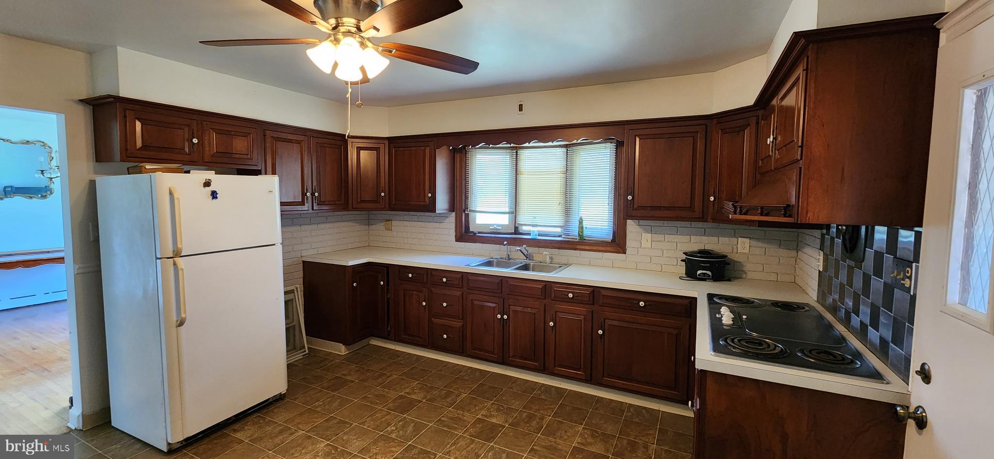 MILFORD SQ ESTS - Residential