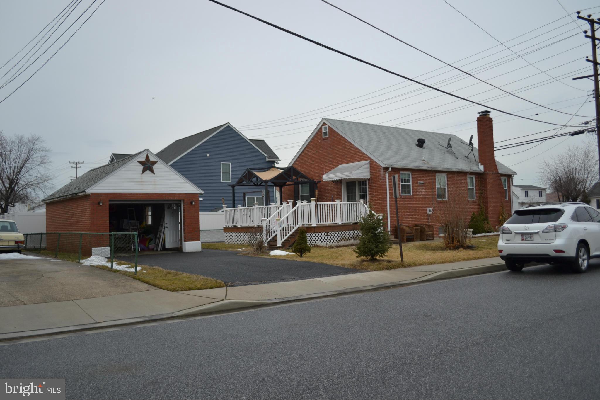 DELK MANOR - Residential