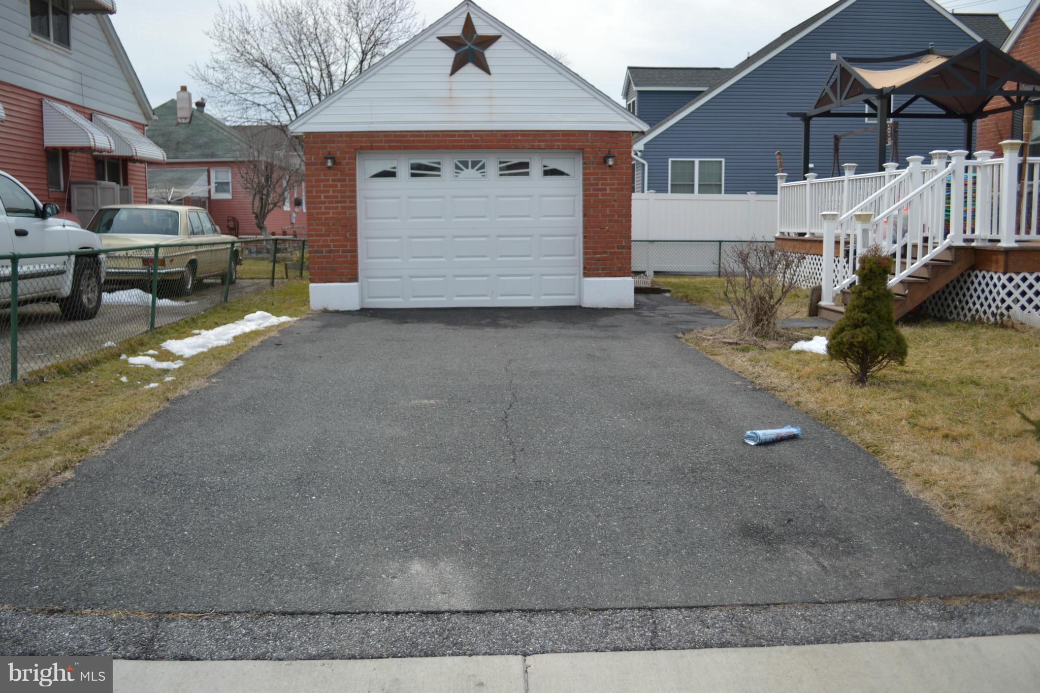 DELK MANOR - Residential