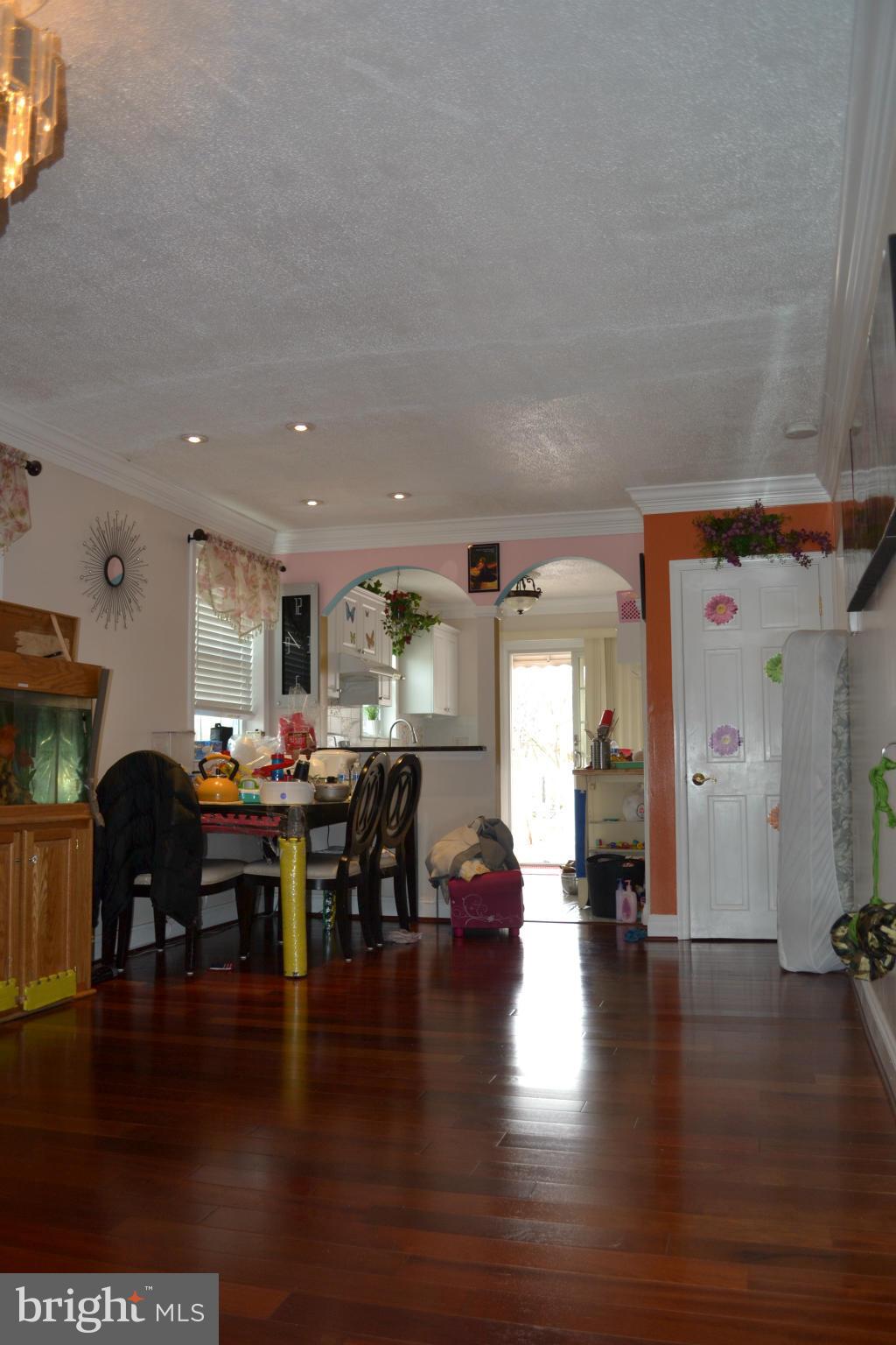 DELK MANOR - Residential