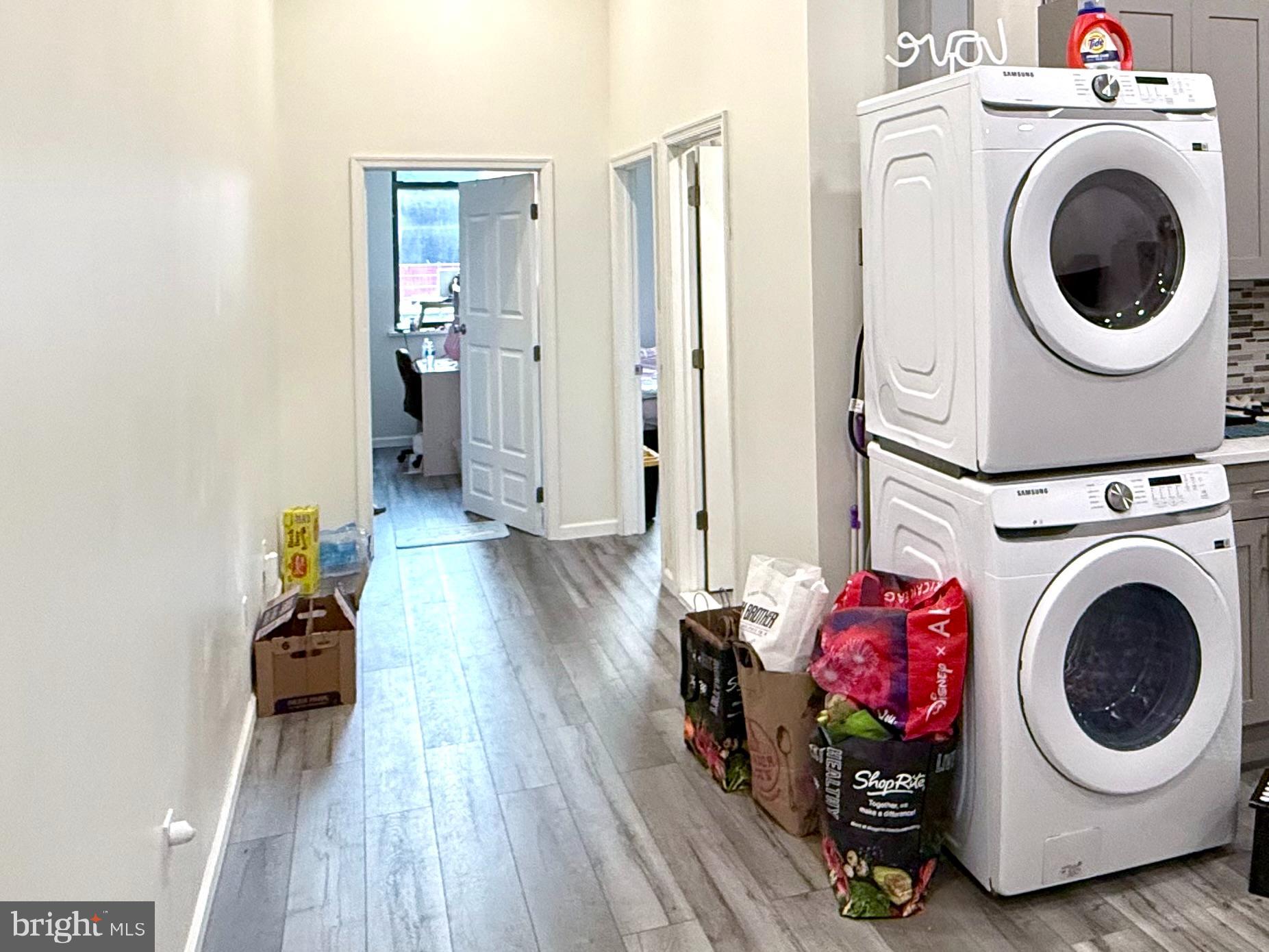 CHINATOWN - Residential Lease